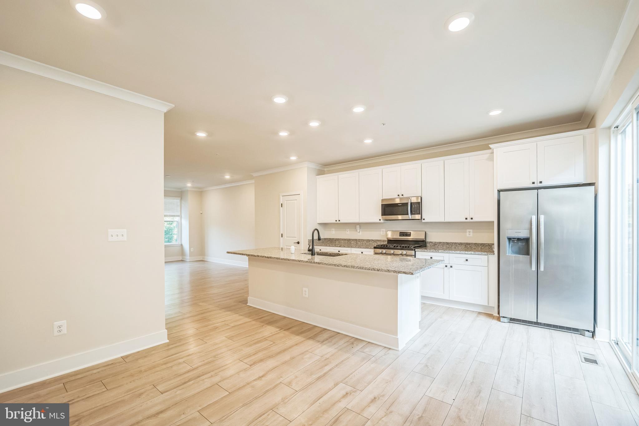 MEDFIELD - Residential