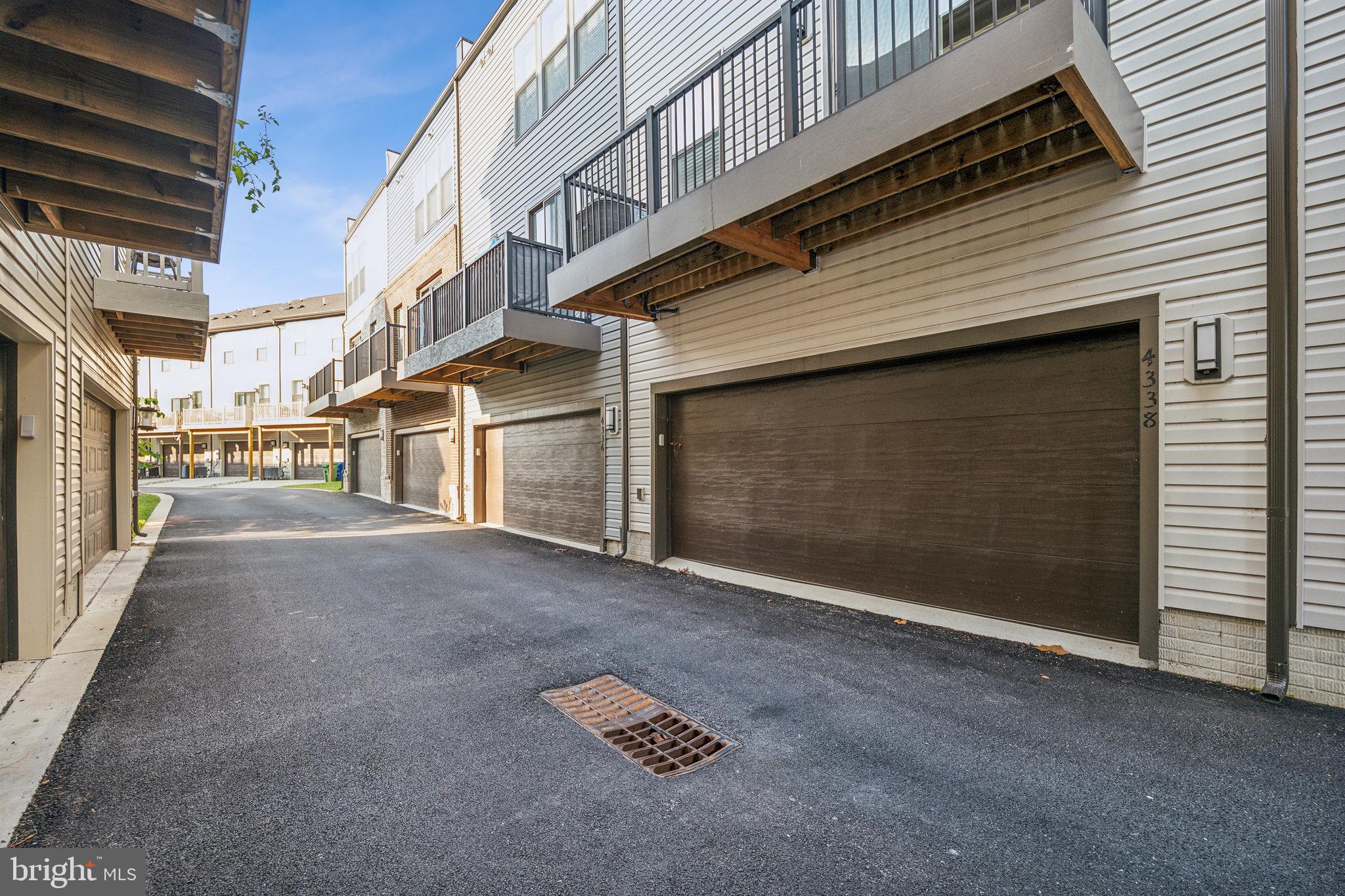 MEDFIELD - Residential