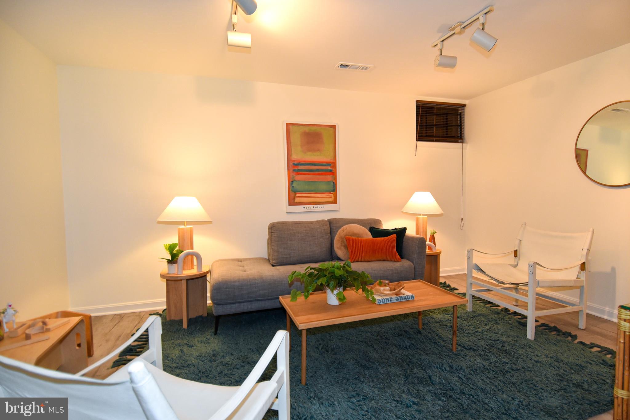 SADDLE RIDGE - Residential