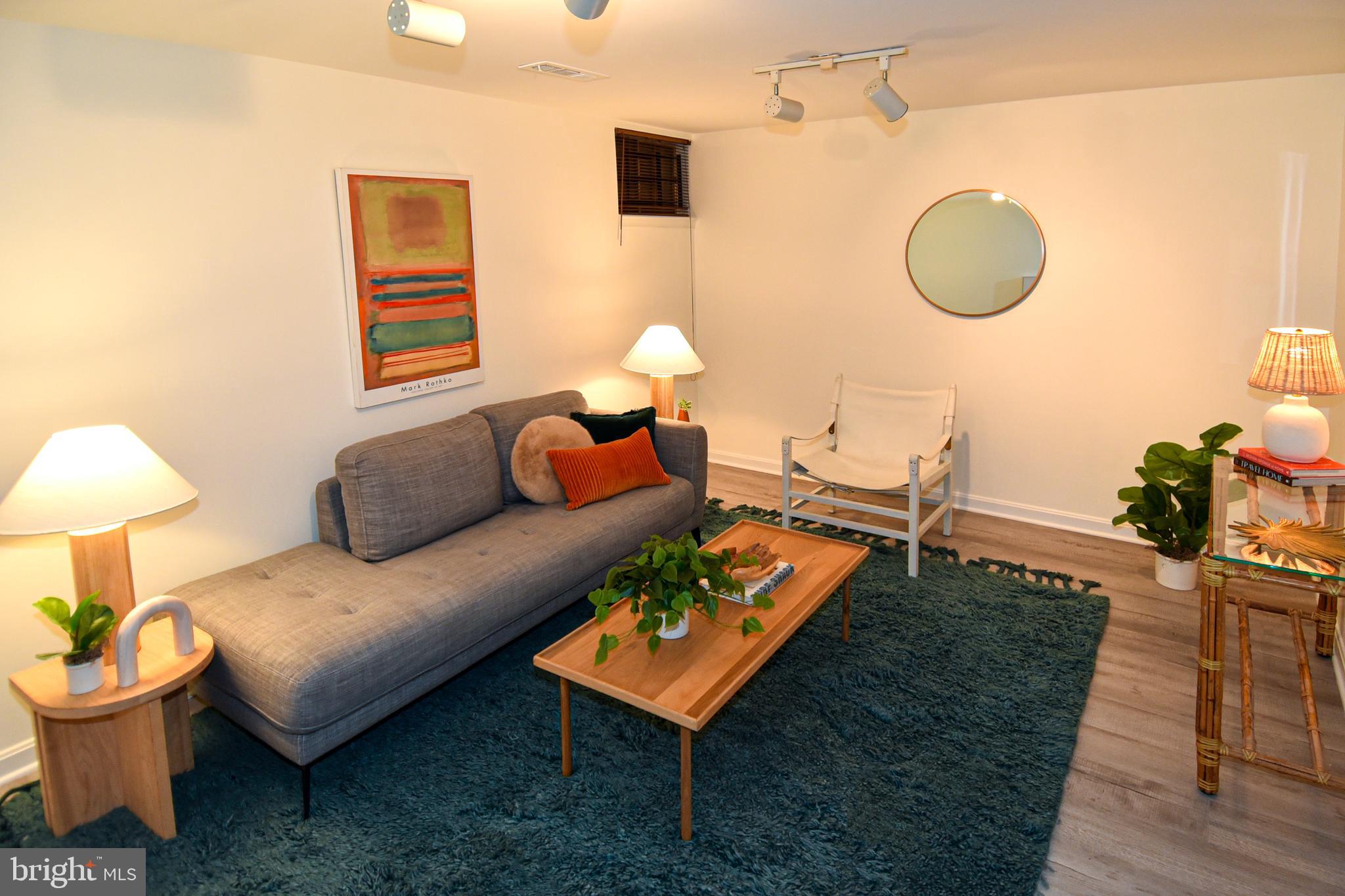 SADDLE RIDGE - Residential