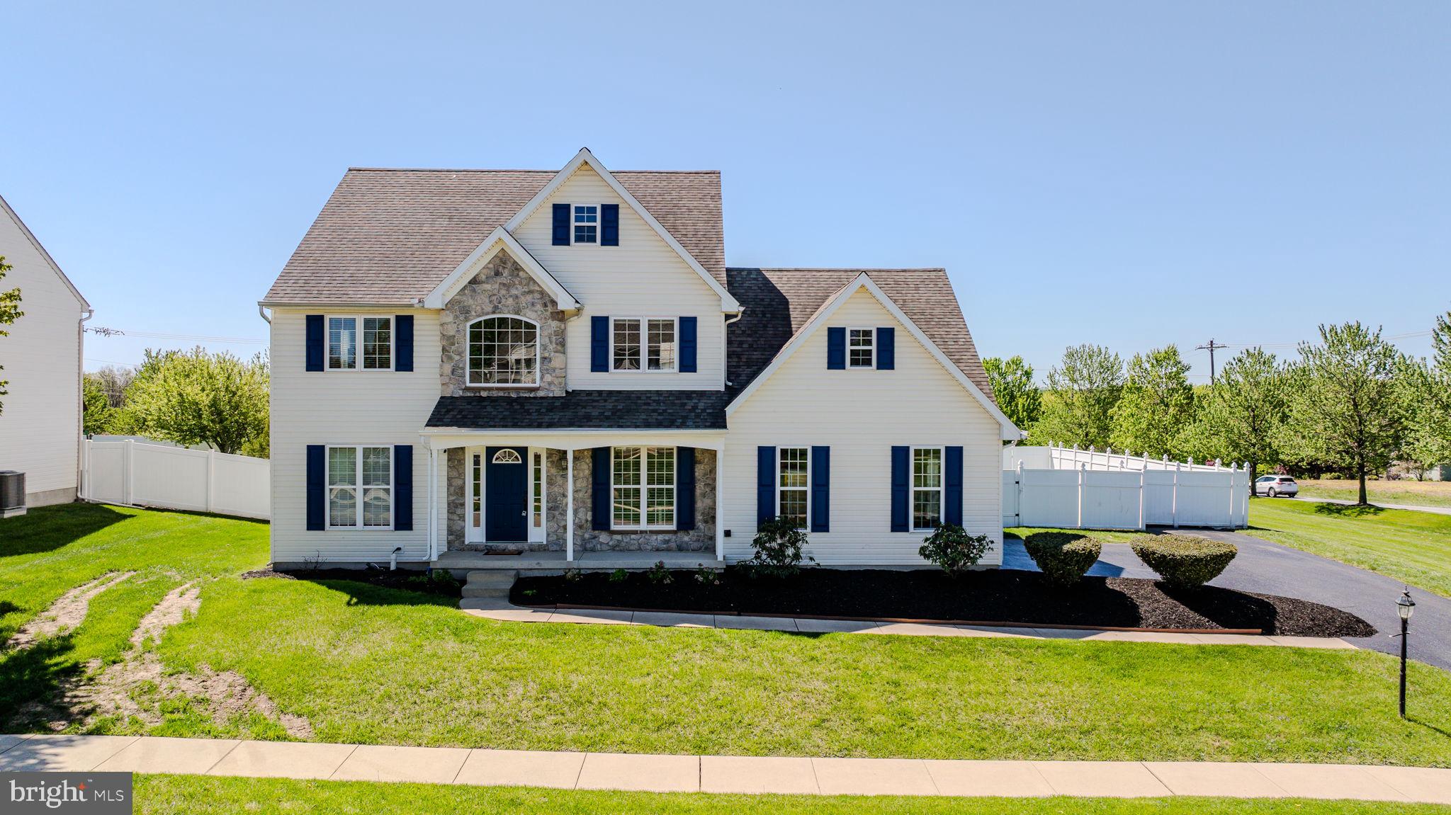 LAMBORN HUNT - Residential