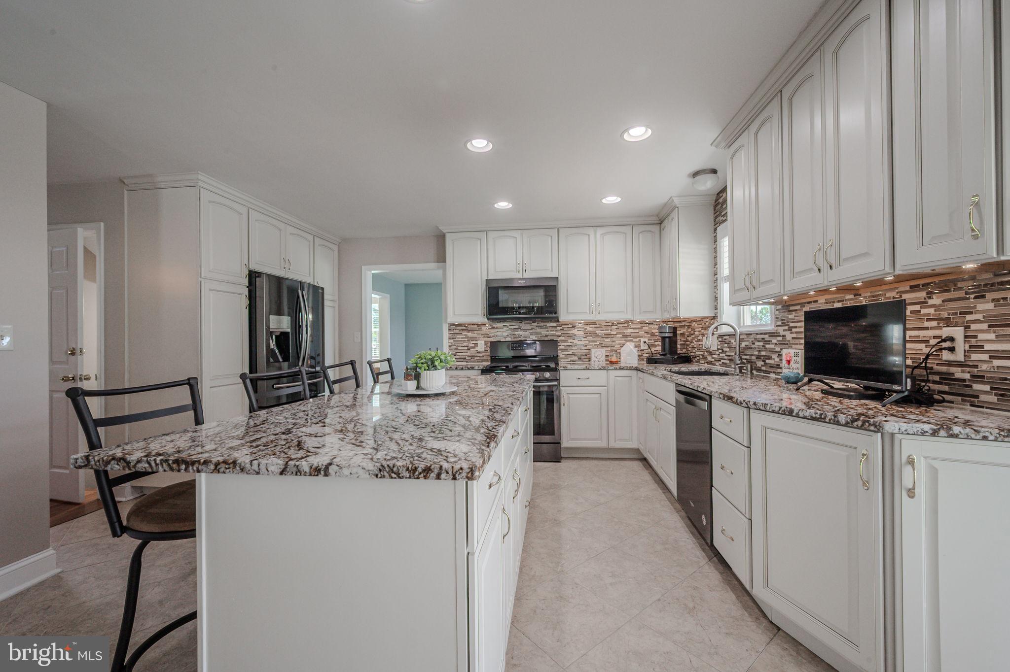 LAMBORN HUNT - Residential