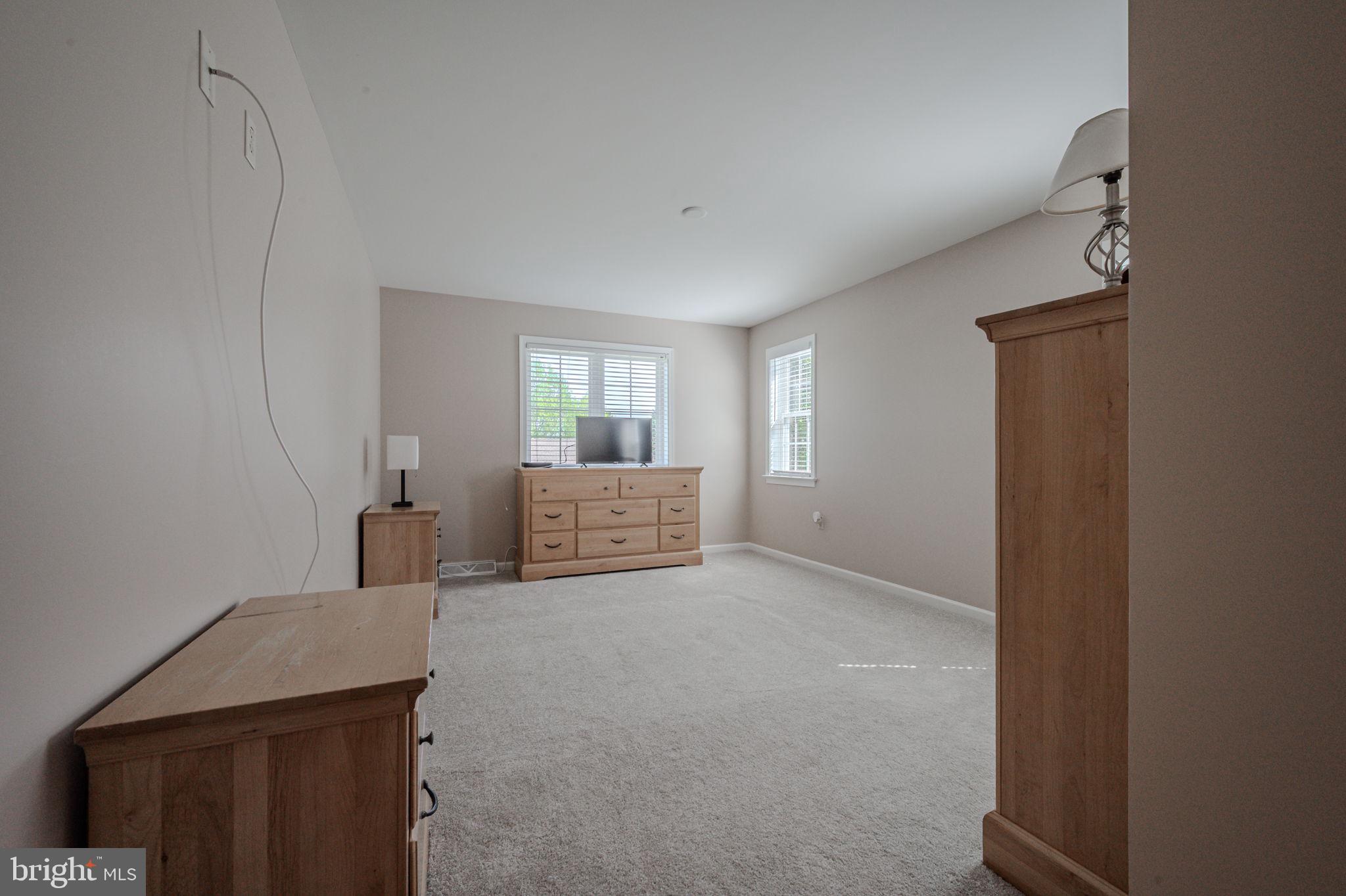 LAMBORN HUNT - Residential