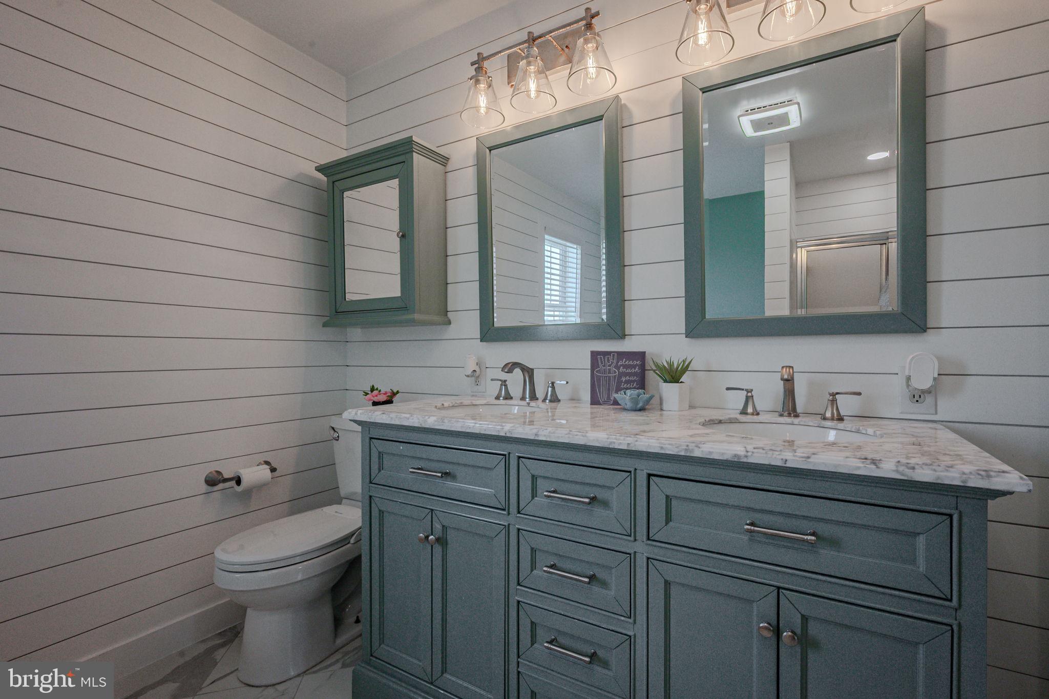 LAMBORN HUNT - Residential