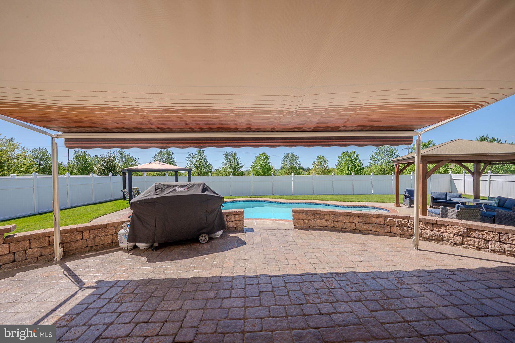 LAMBORN HUNT - Residential