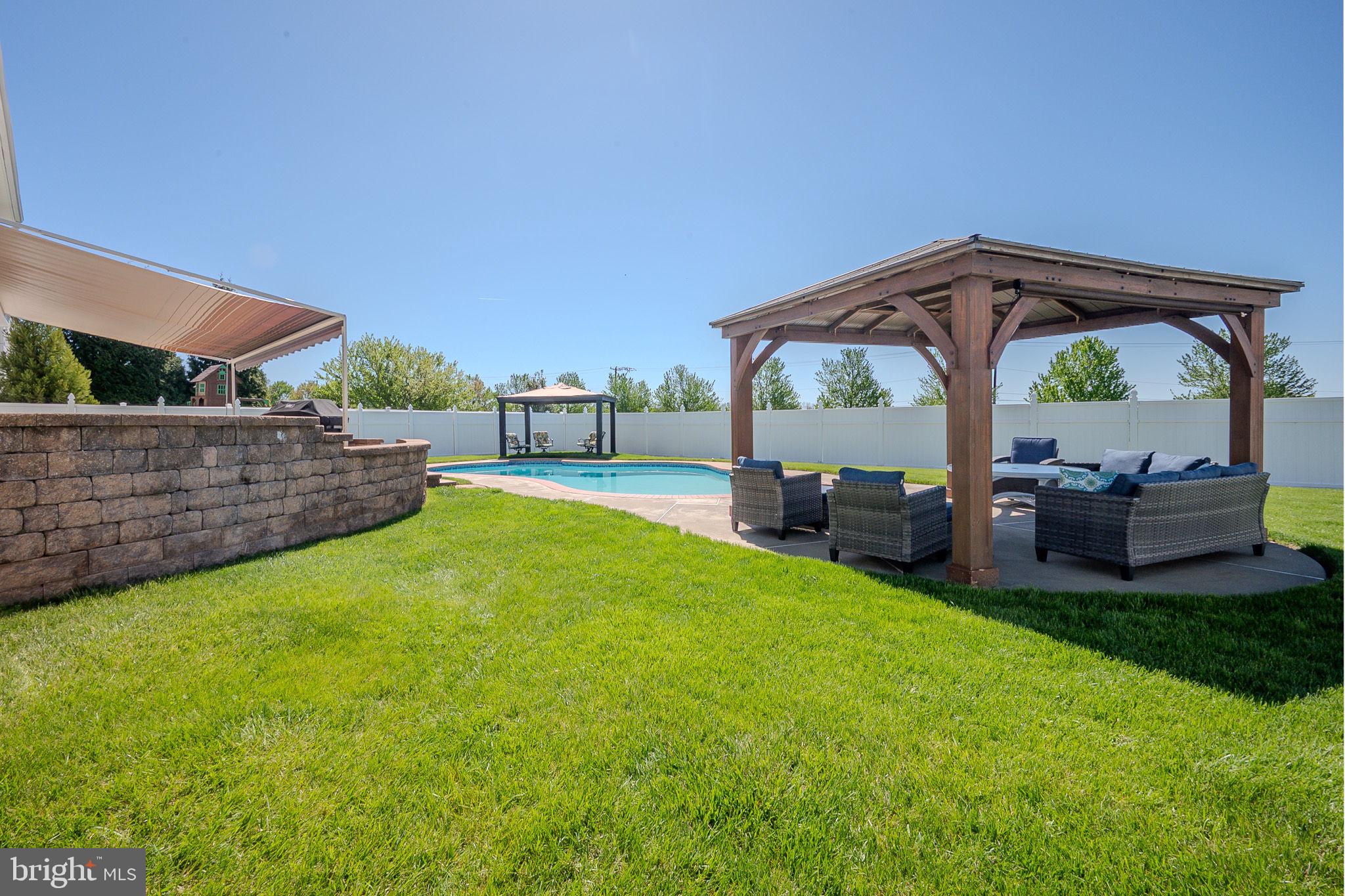 LAMBORN HUNT - Residential