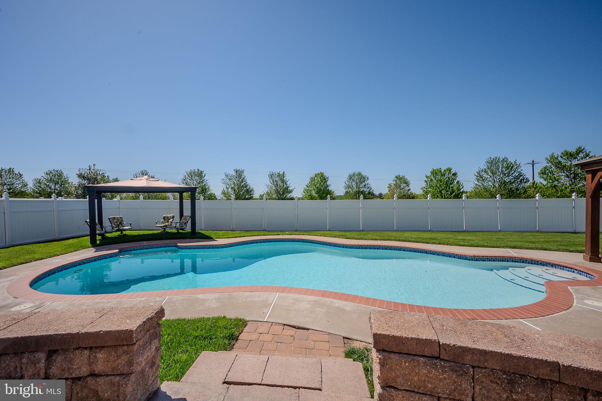 LAMBORN HUNT - Residential