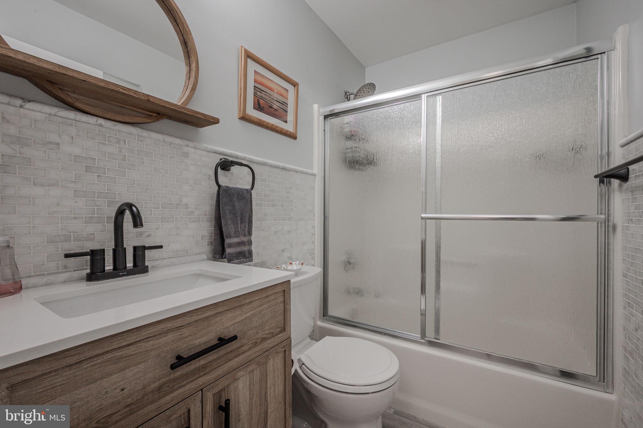 LAMBORN HUNT - Residential