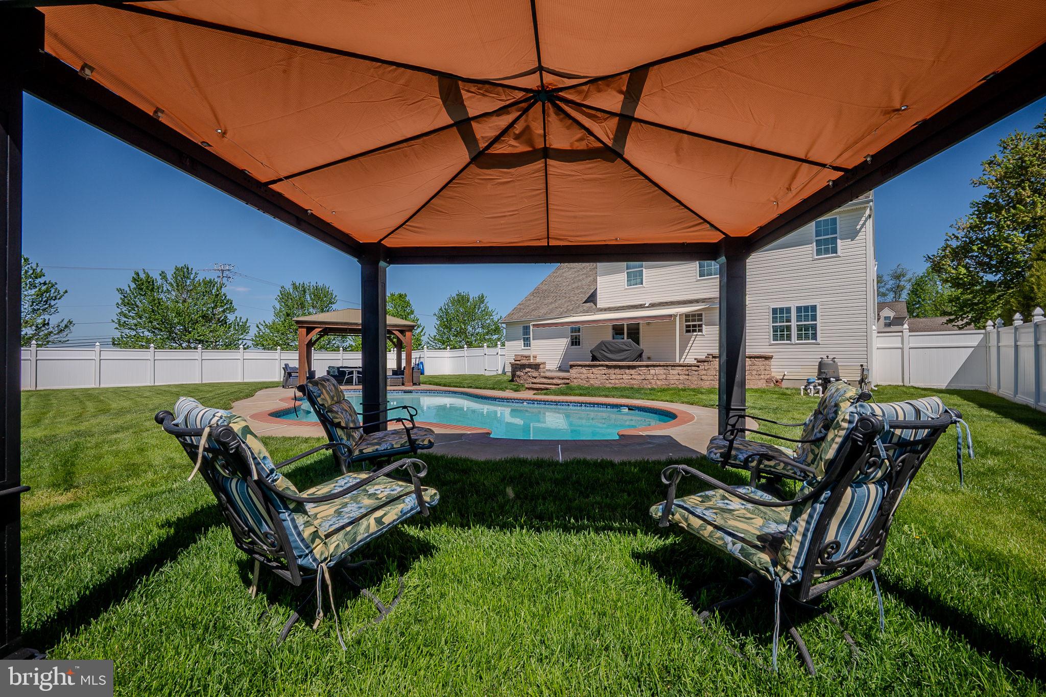 LAMBORN HUNT - Residential