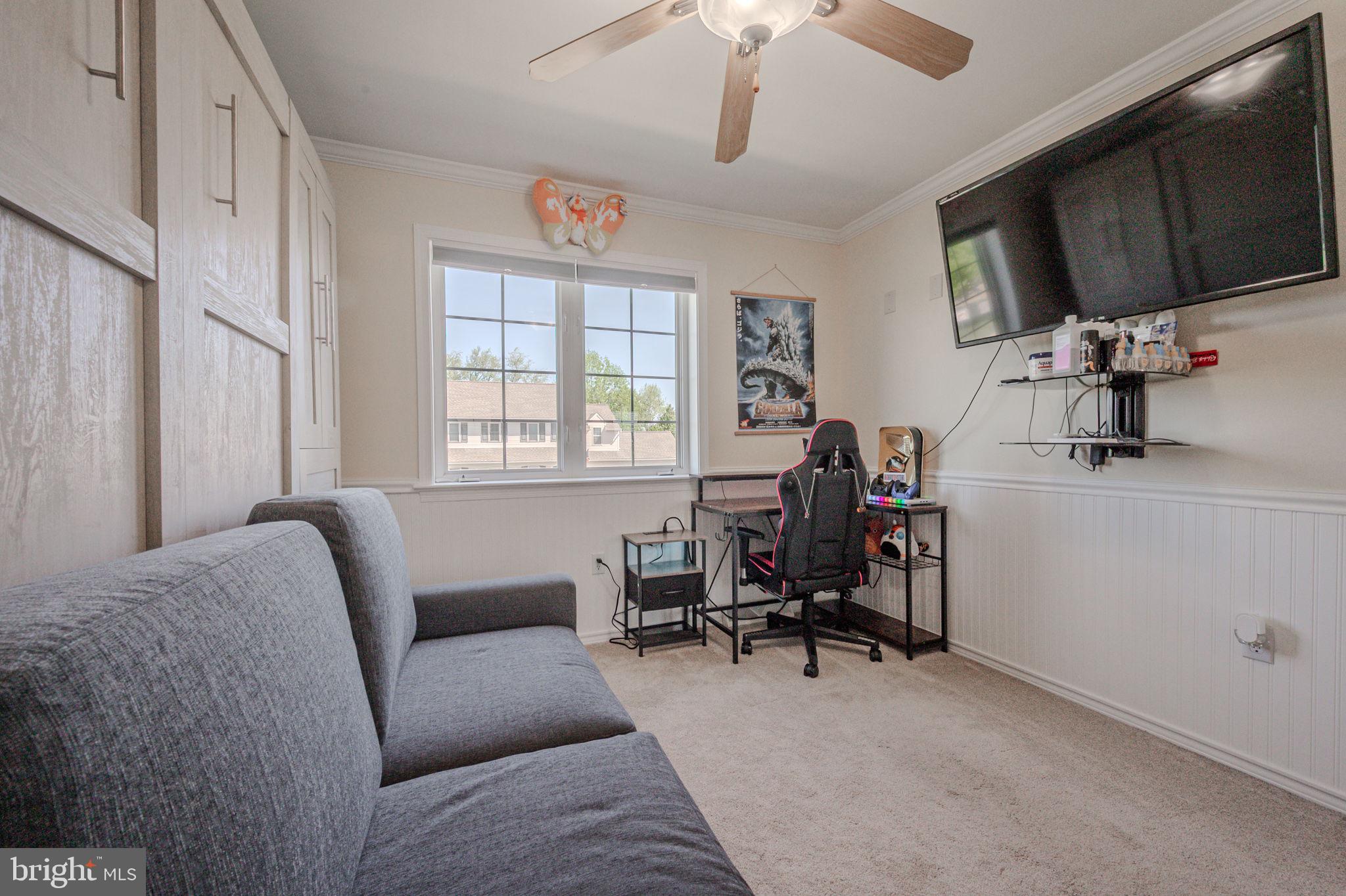 LAMBORN HUNT - Residential