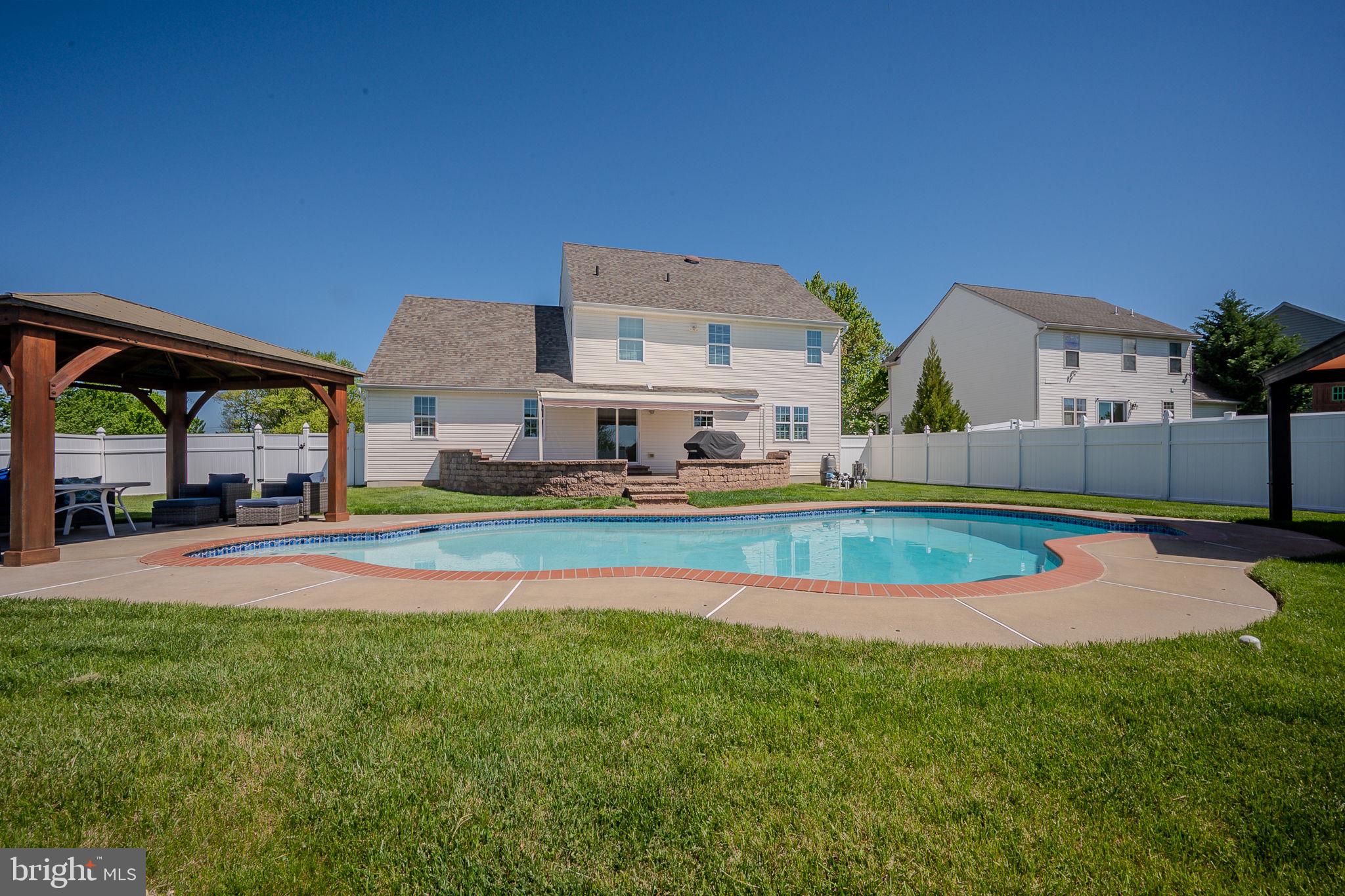 LAMBORN HUNT - Residential