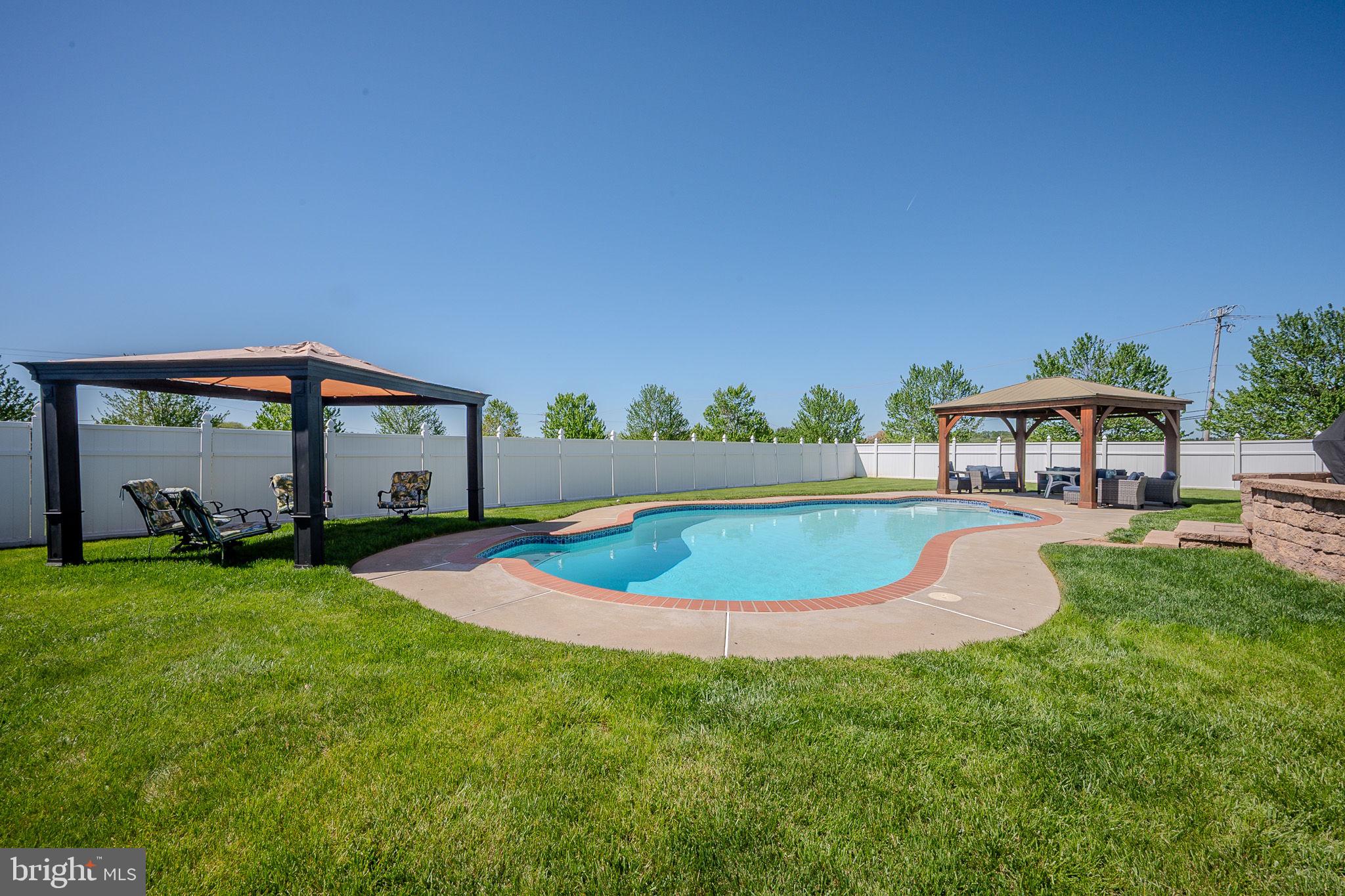 LAMBORN HUNT - Residential