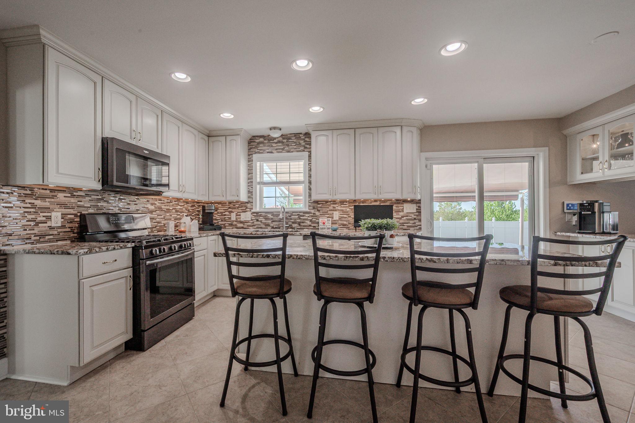 LAMBORN HUNT - Residential