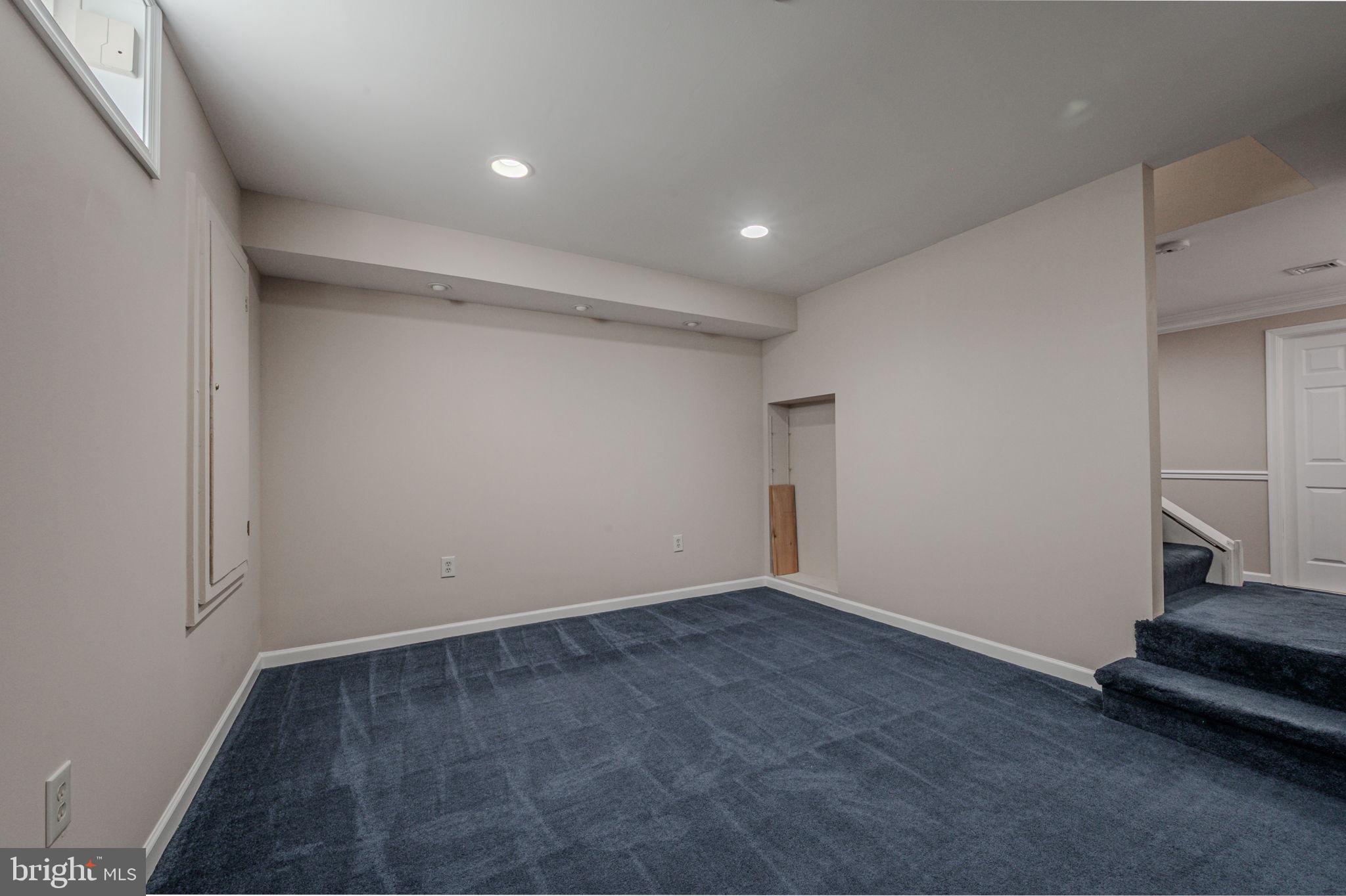 LAMBORN HUNT - Residential