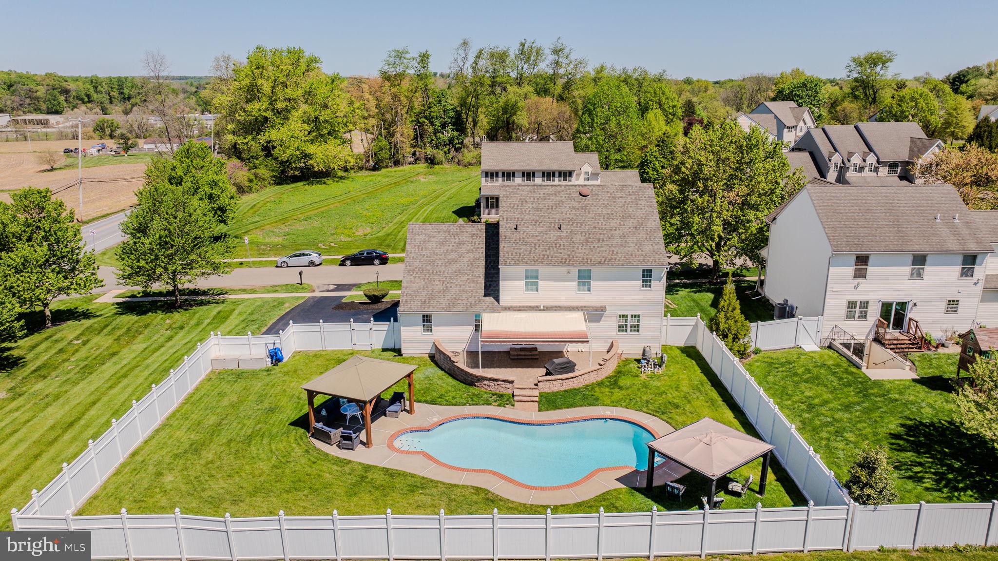 LAMBORN HUNT - Residential