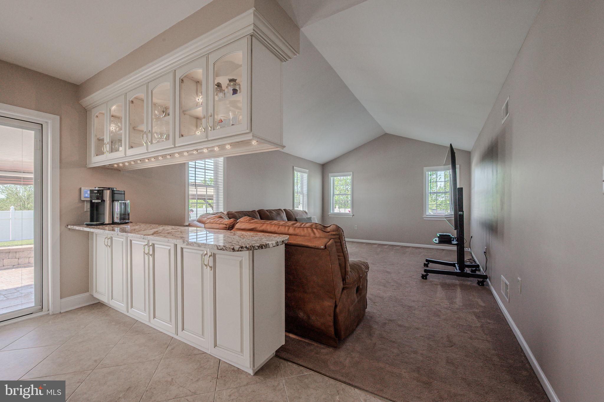 LAMBORN HUNT - Residential