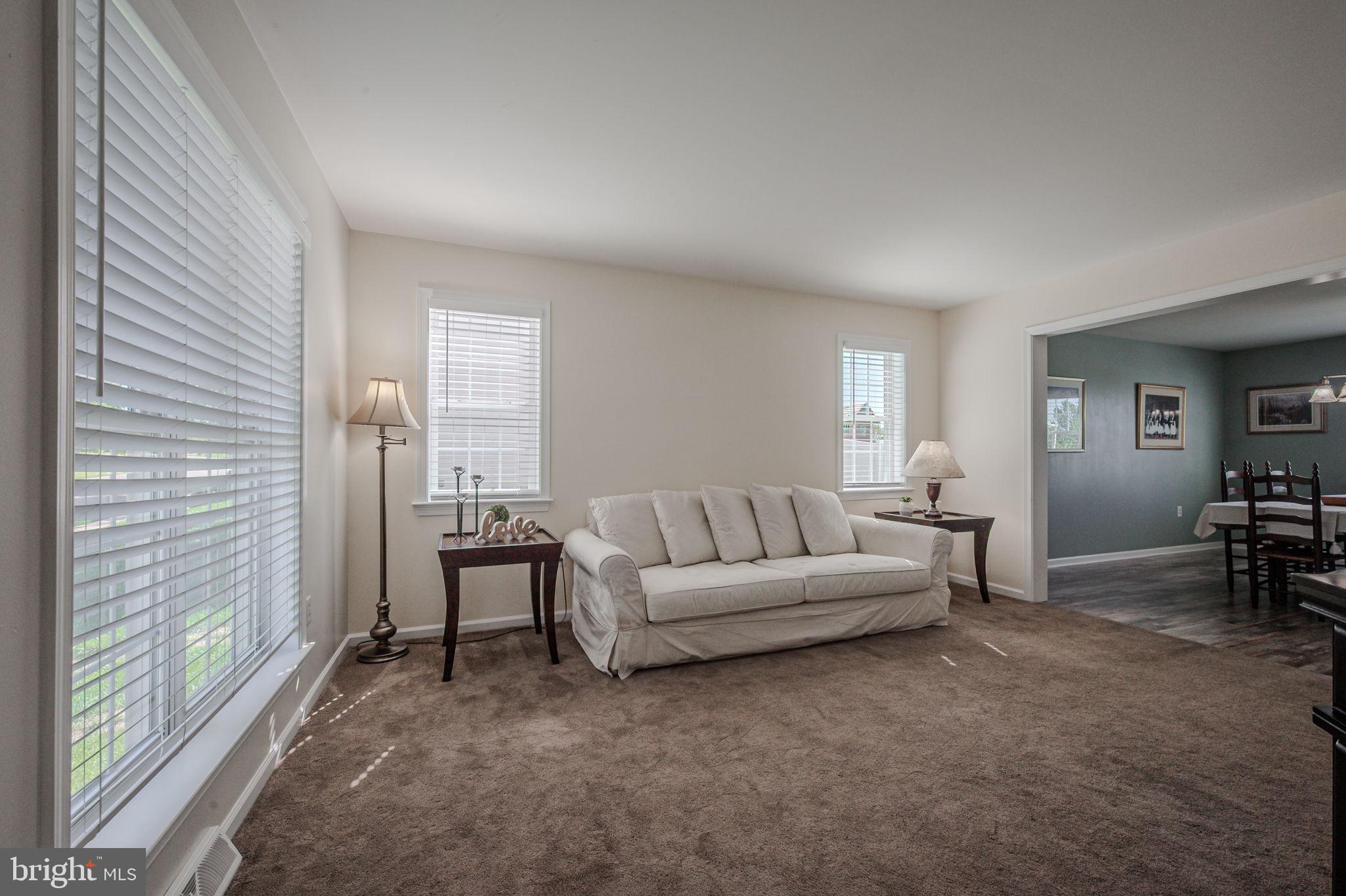 LAMBORN HUNT - Residential