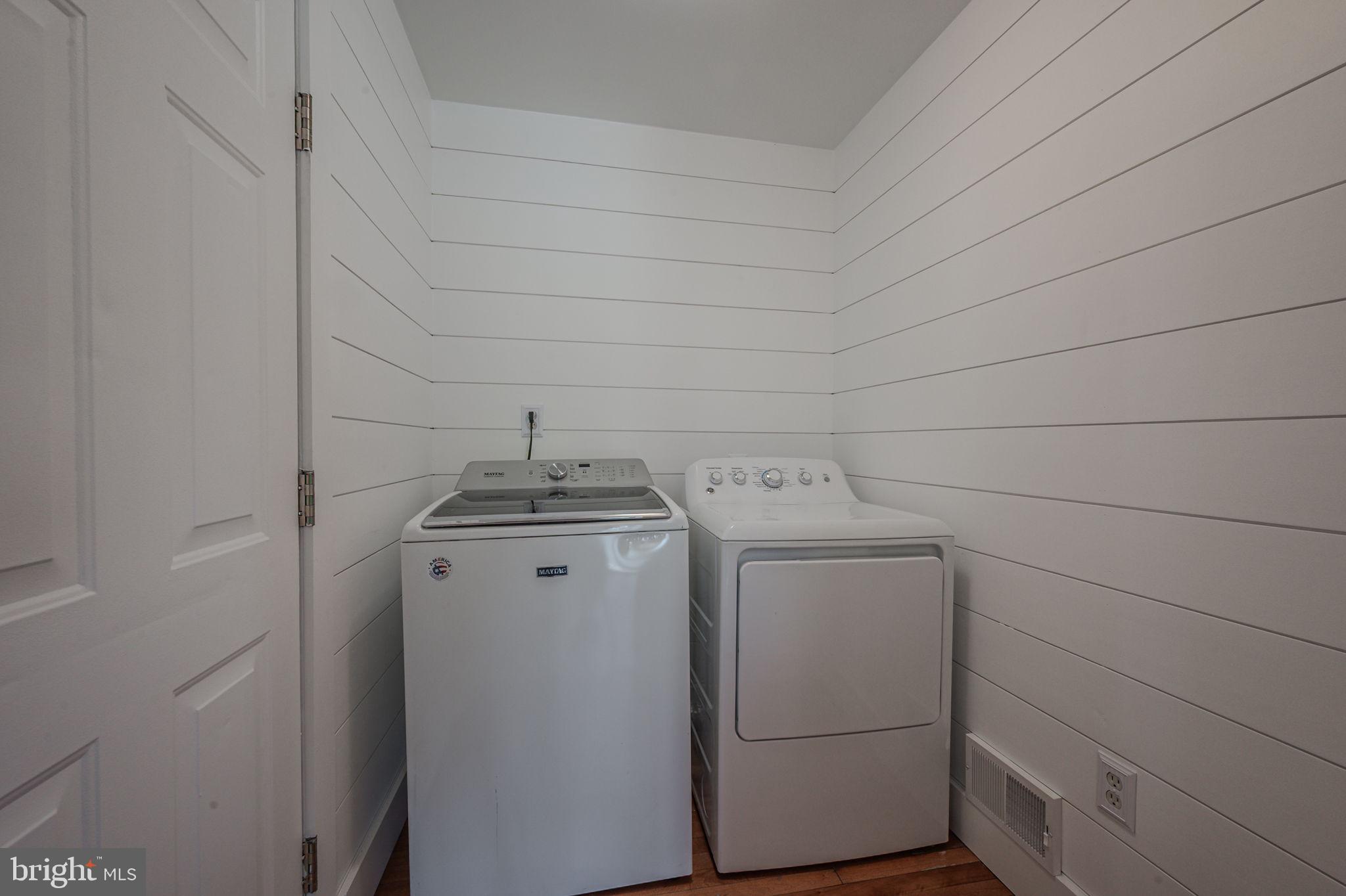 LAMBORN HUNT - Residential