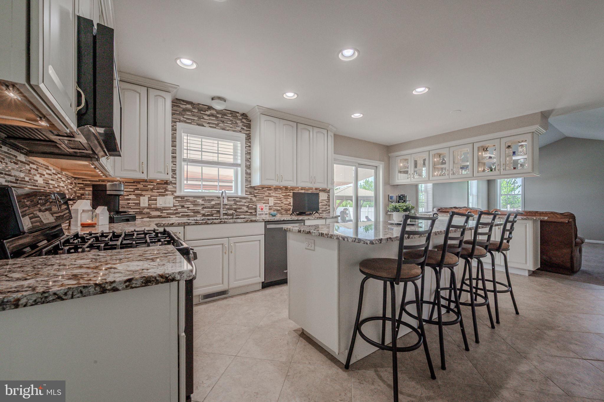 LAMBORN HUNT - Residential