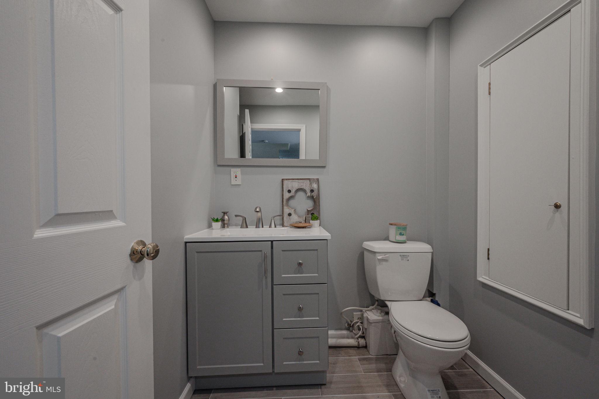 LAMBORN HUNT - Residential