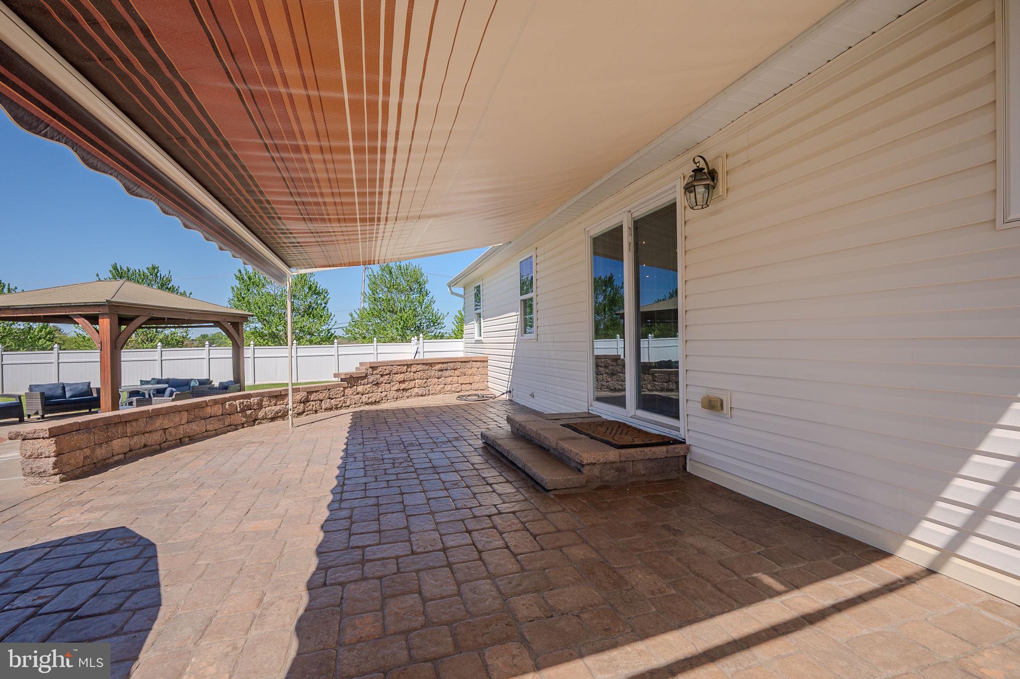 LAMBORN HUNT - Residential