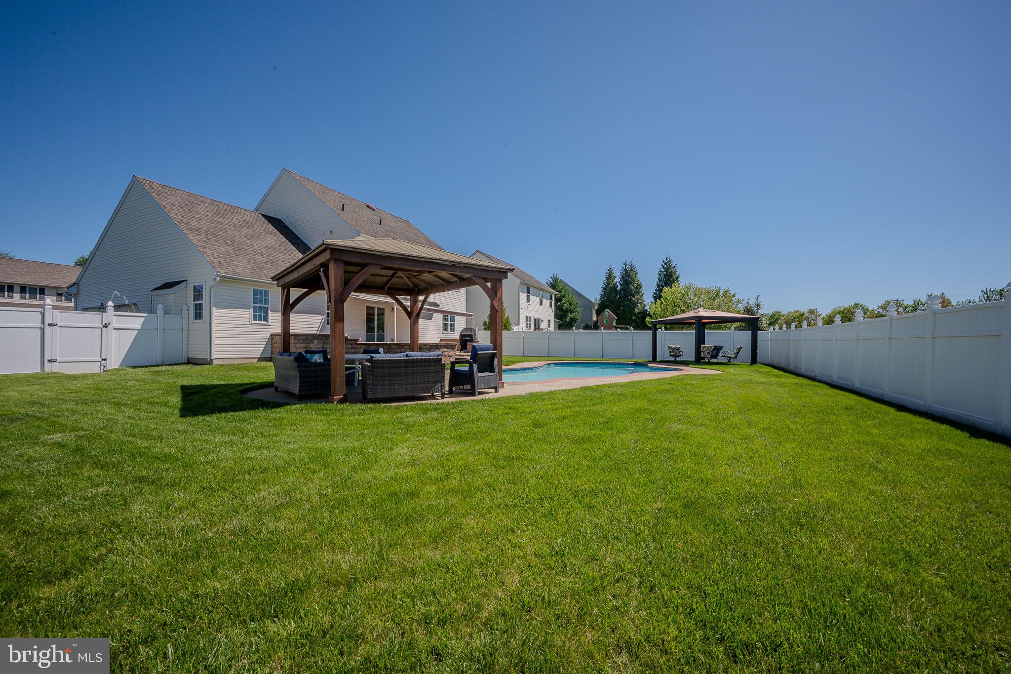 LAMBORN HUNT - Residential