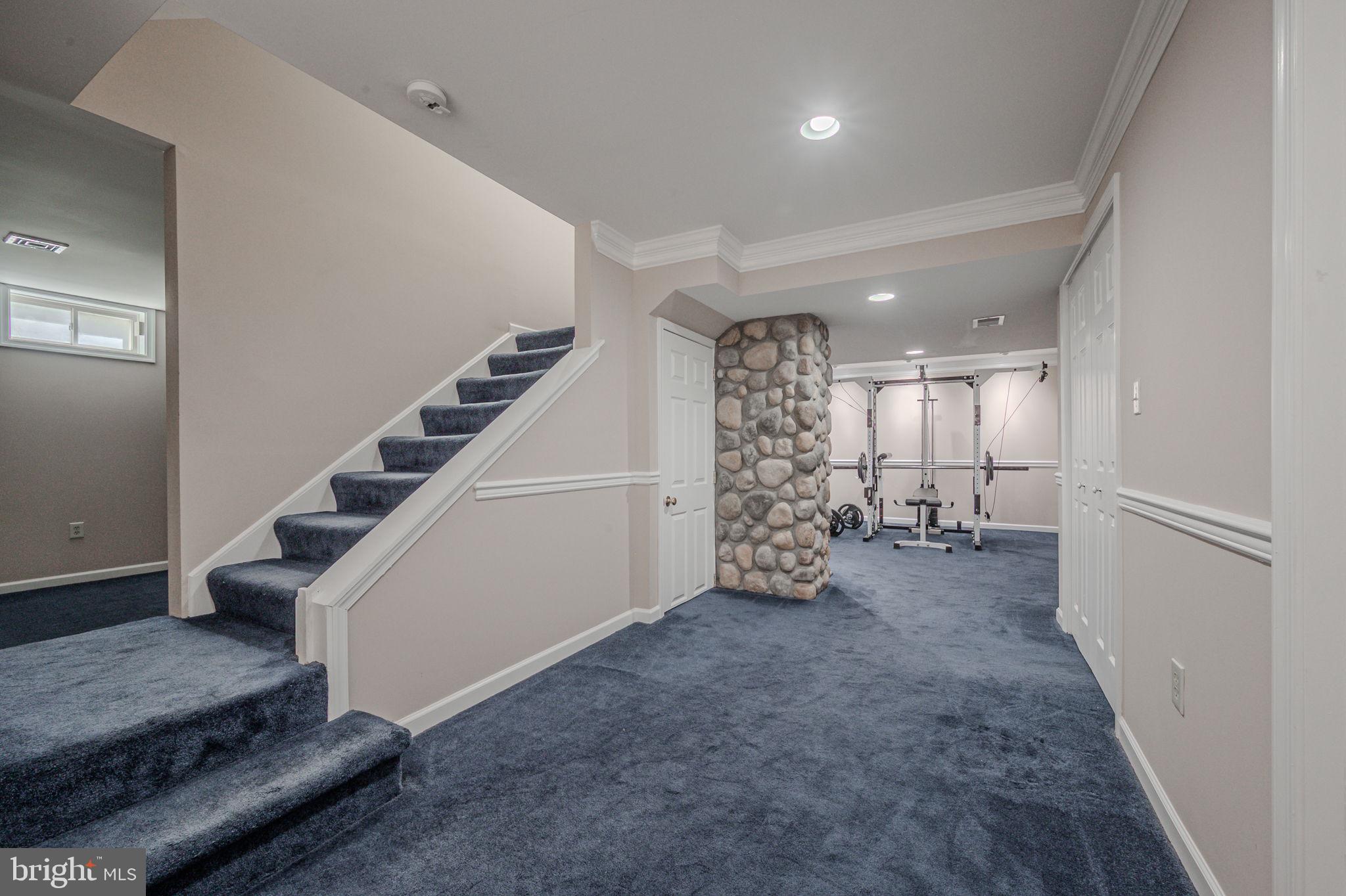 LAMBORN HUNT - Residential