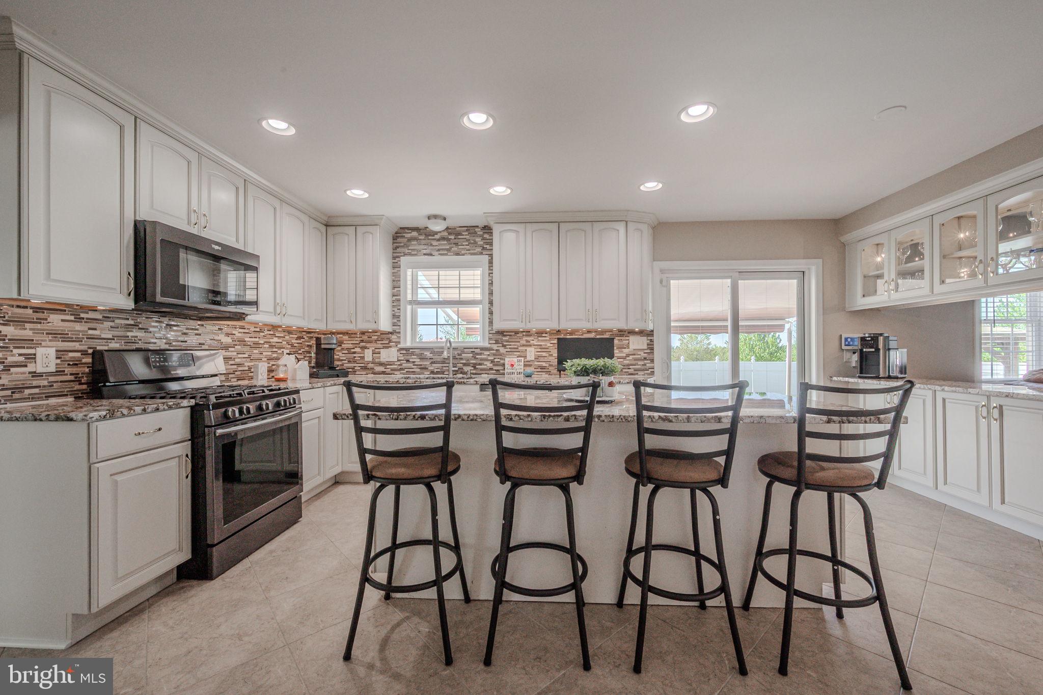 LAMBORN HUNT - Residential