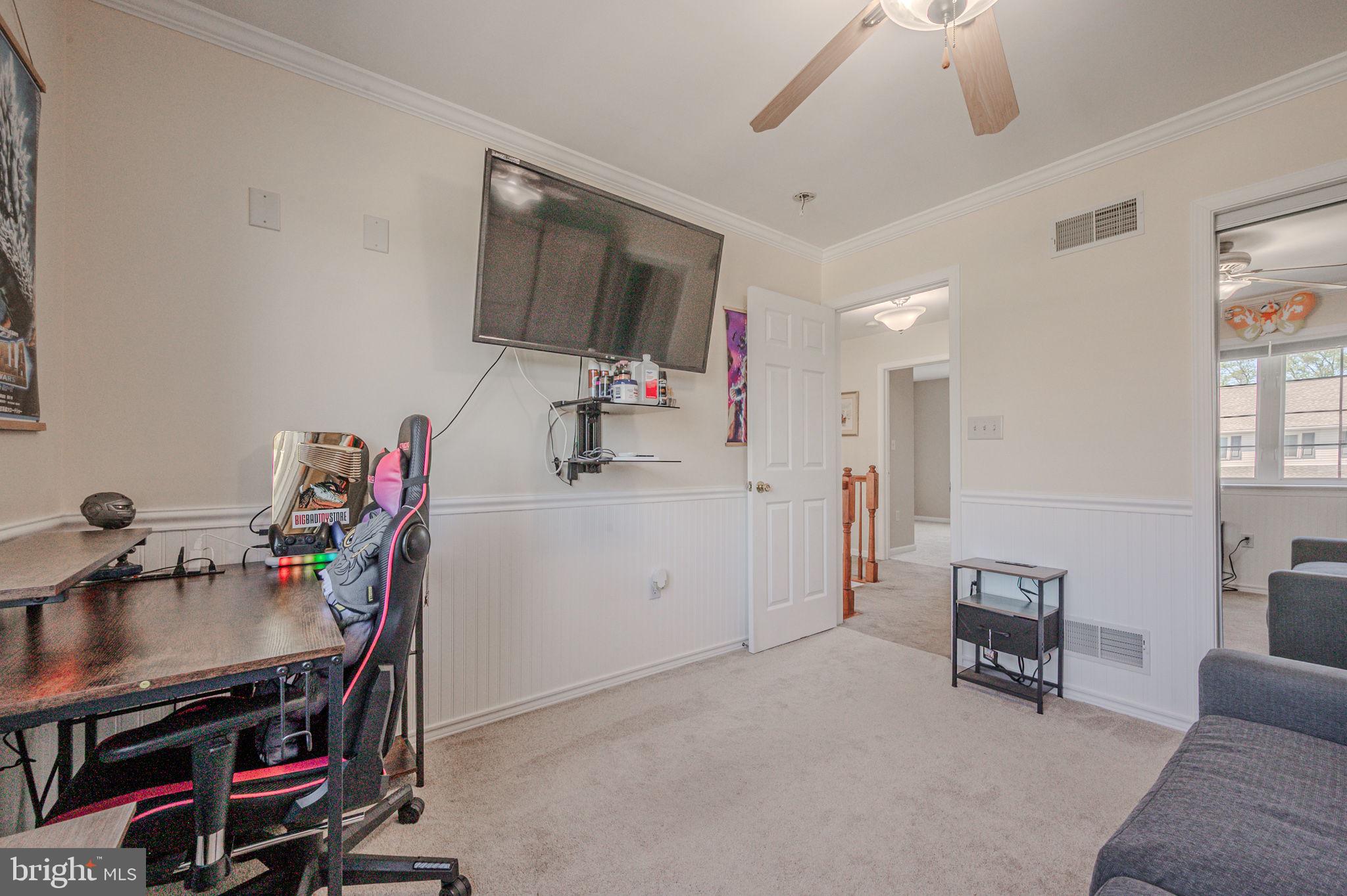 LAMBORN HUNT - Residential