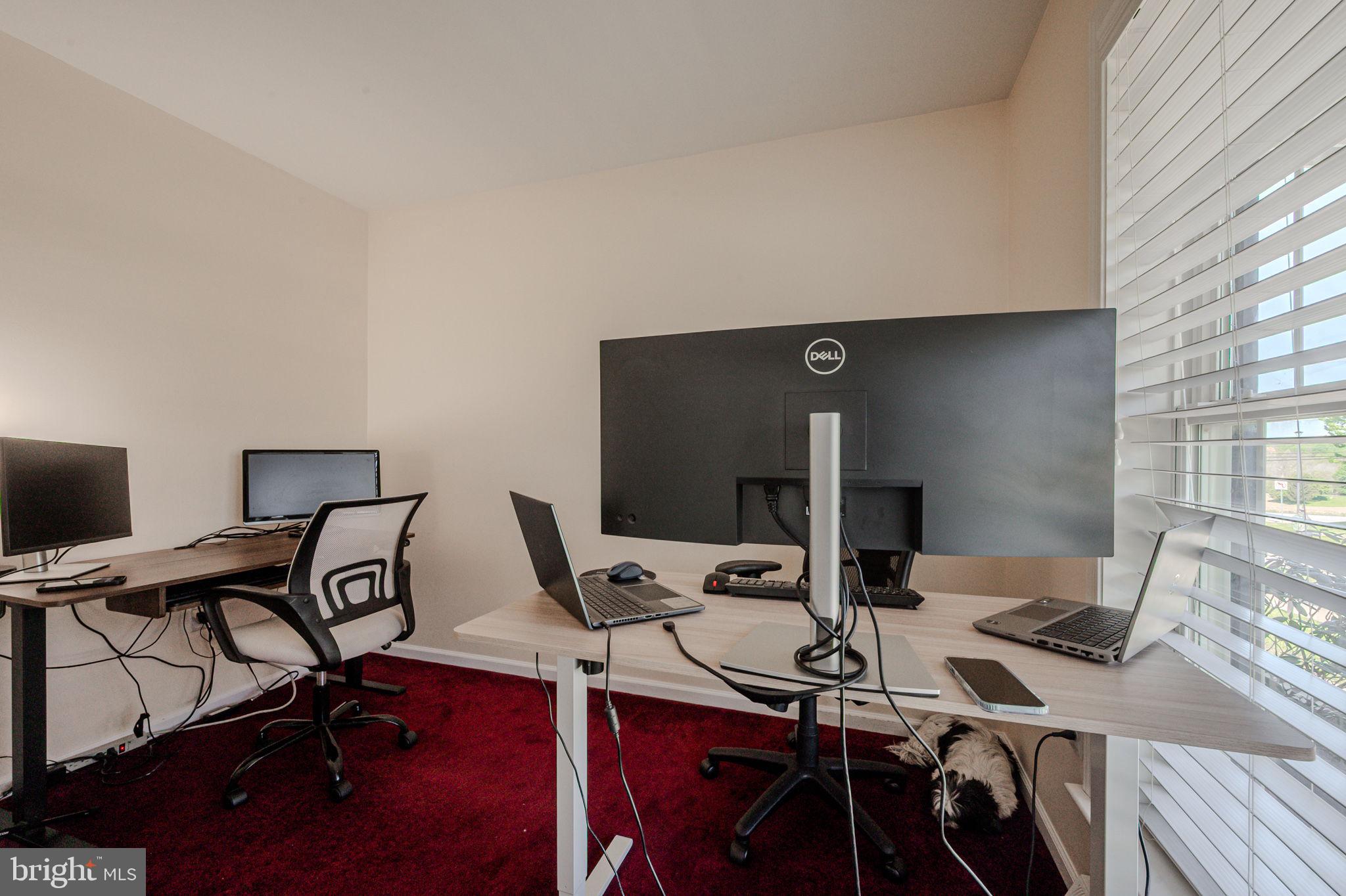 LAMBORN HUNT - Residential