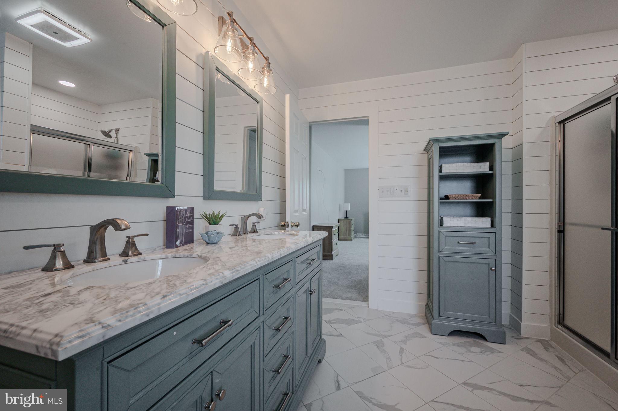 LAMBORN HUNT - Residential