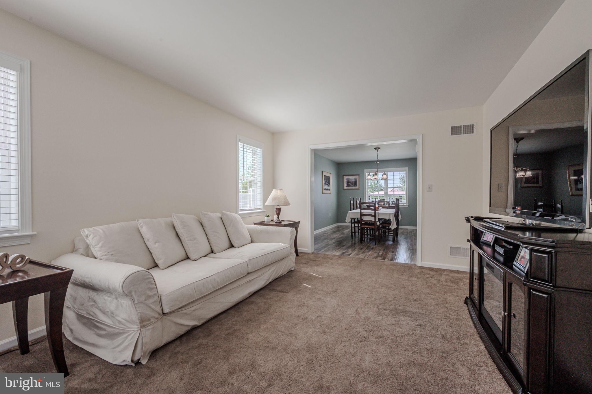 LAMBORN HUNT - Residential