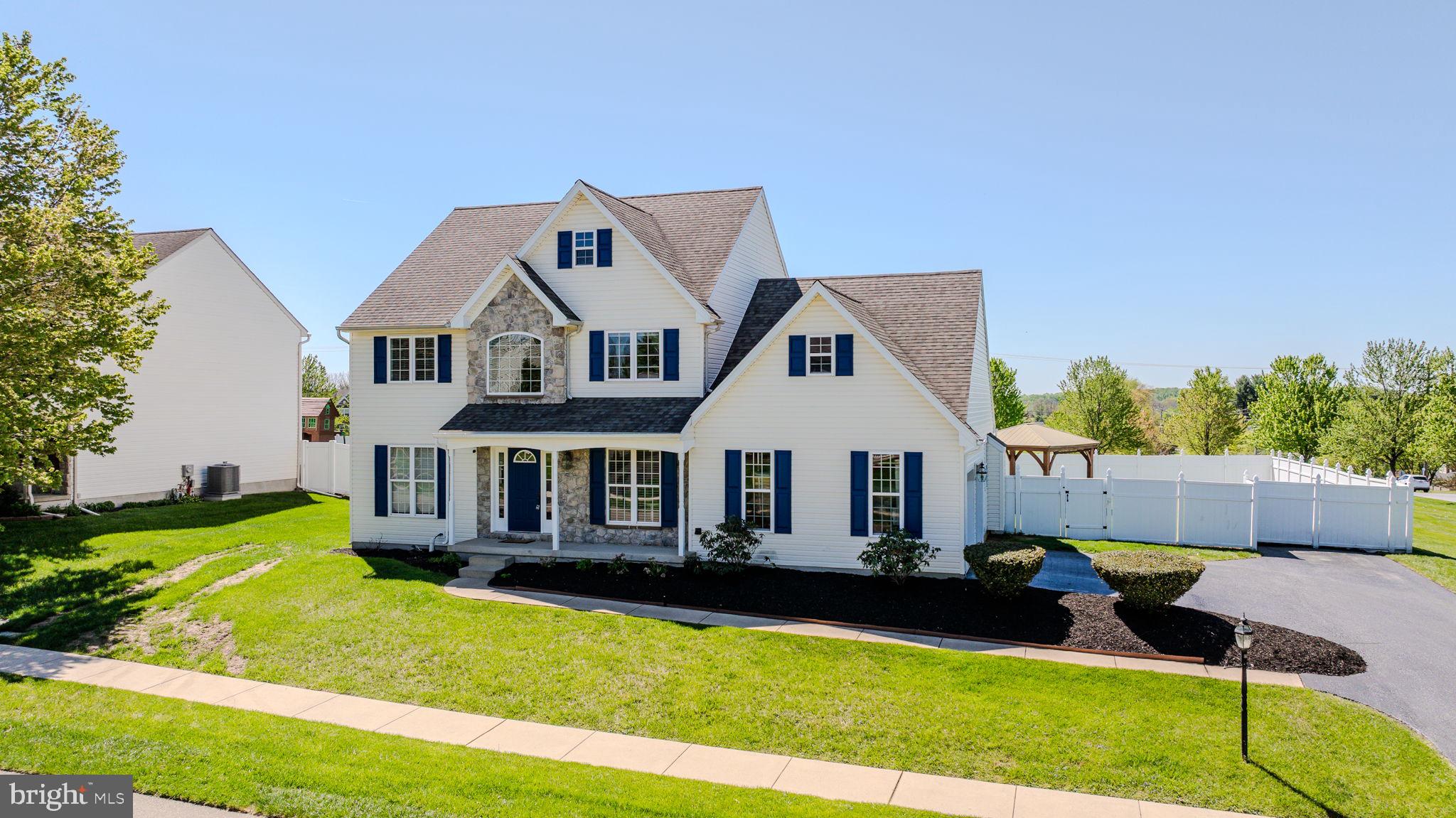 LAMBORN HUNT - Residential