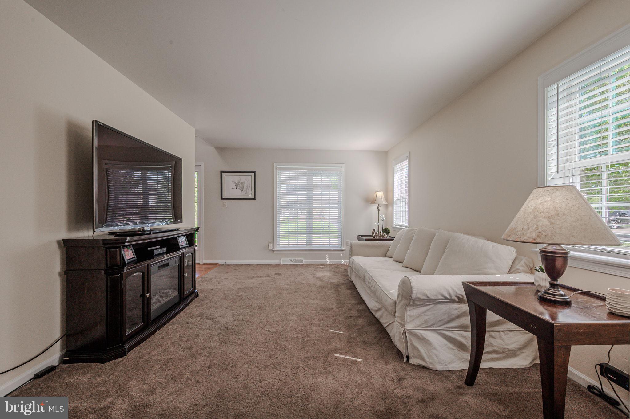 LAMBORN HUNT - Residential