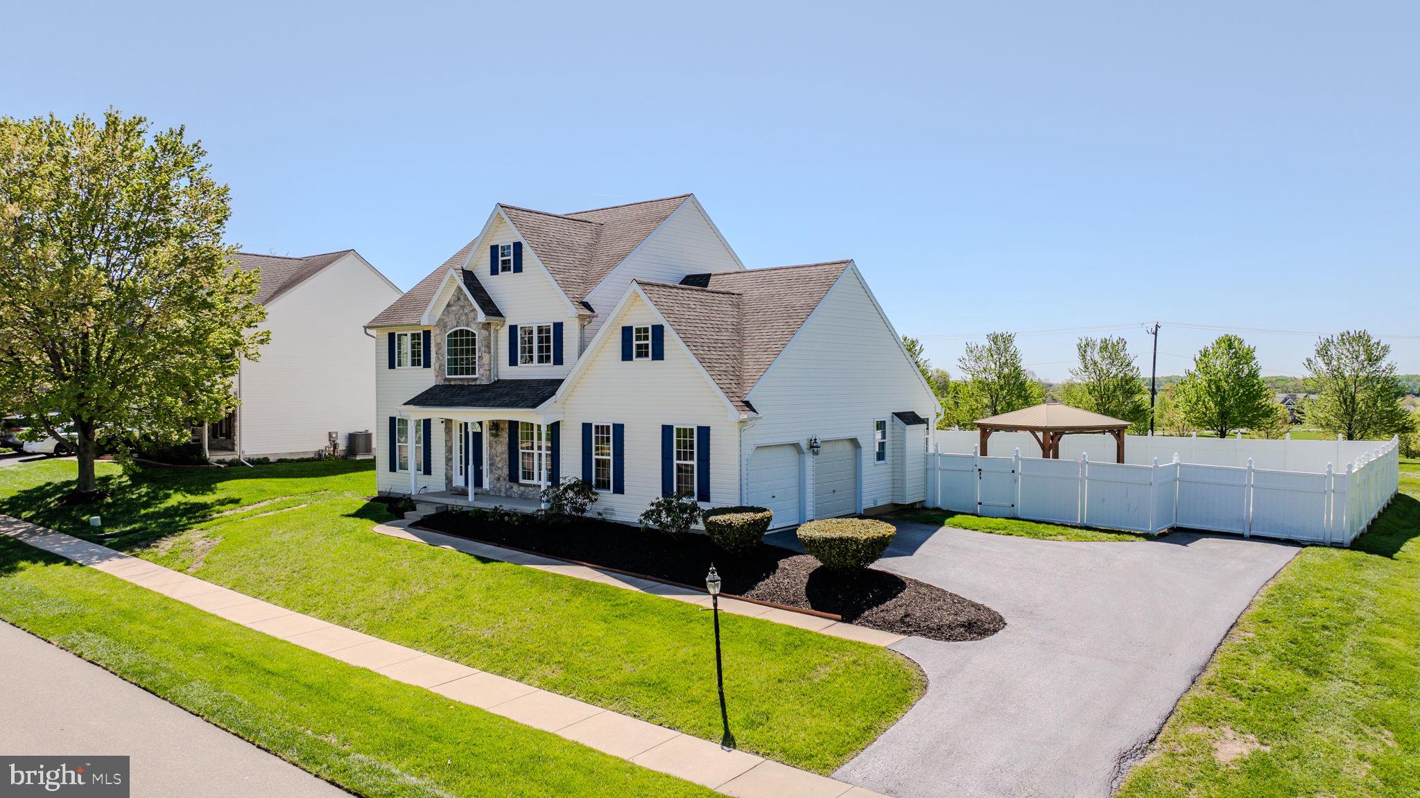 LAMBORN HUNT - Residential