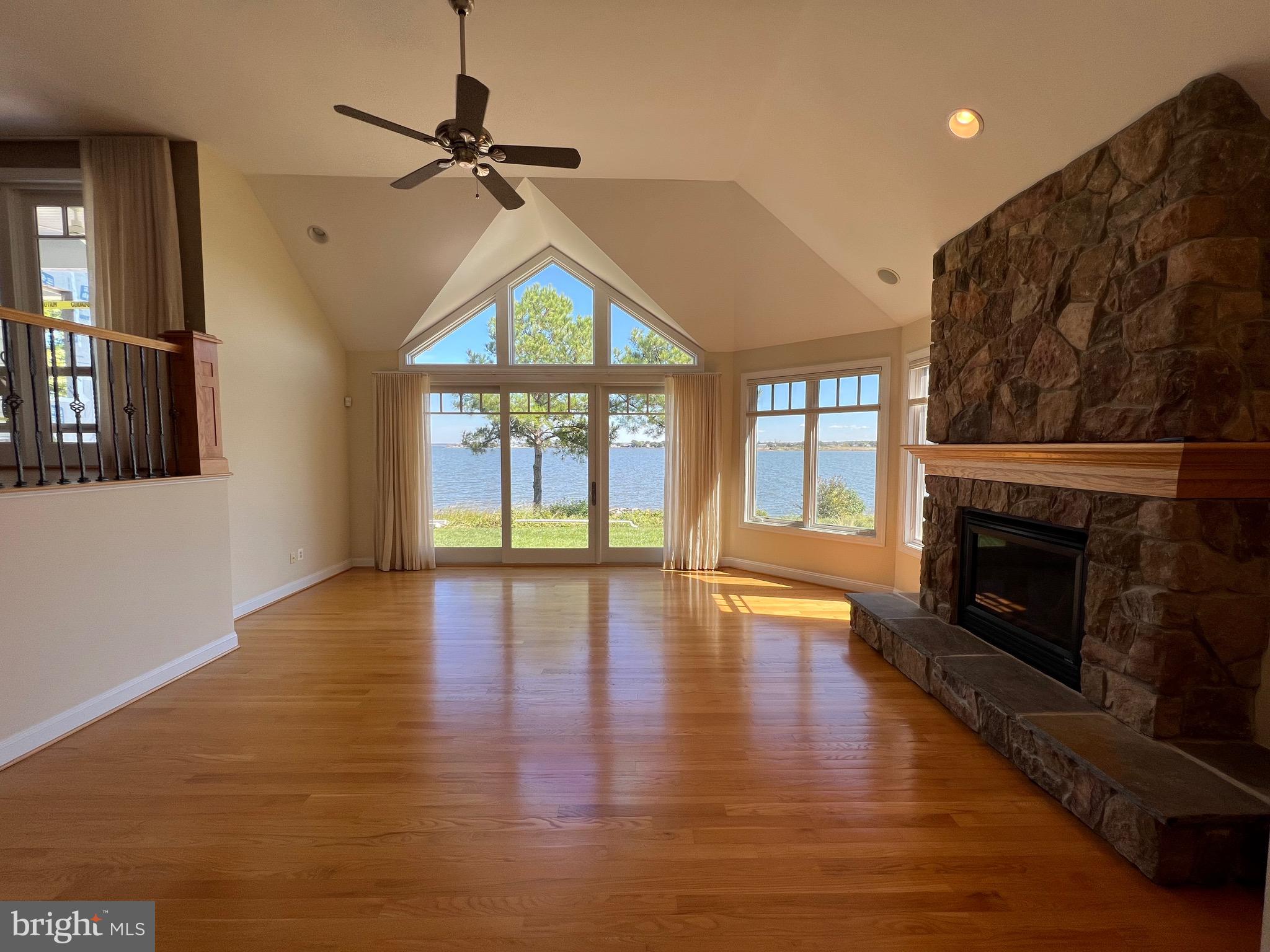 NARROWS POINTE - Residential