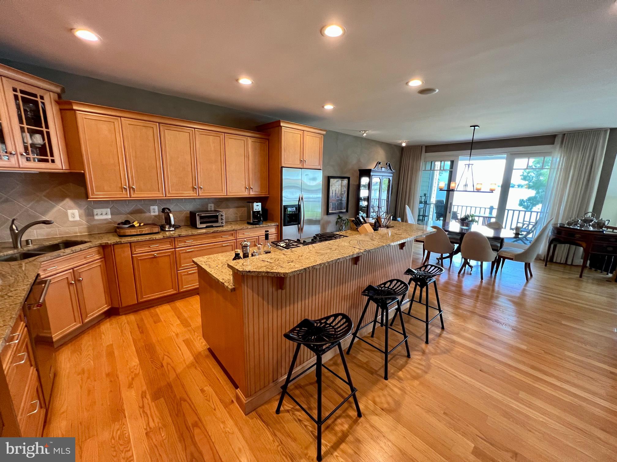 NARROWS POINTE - Residential