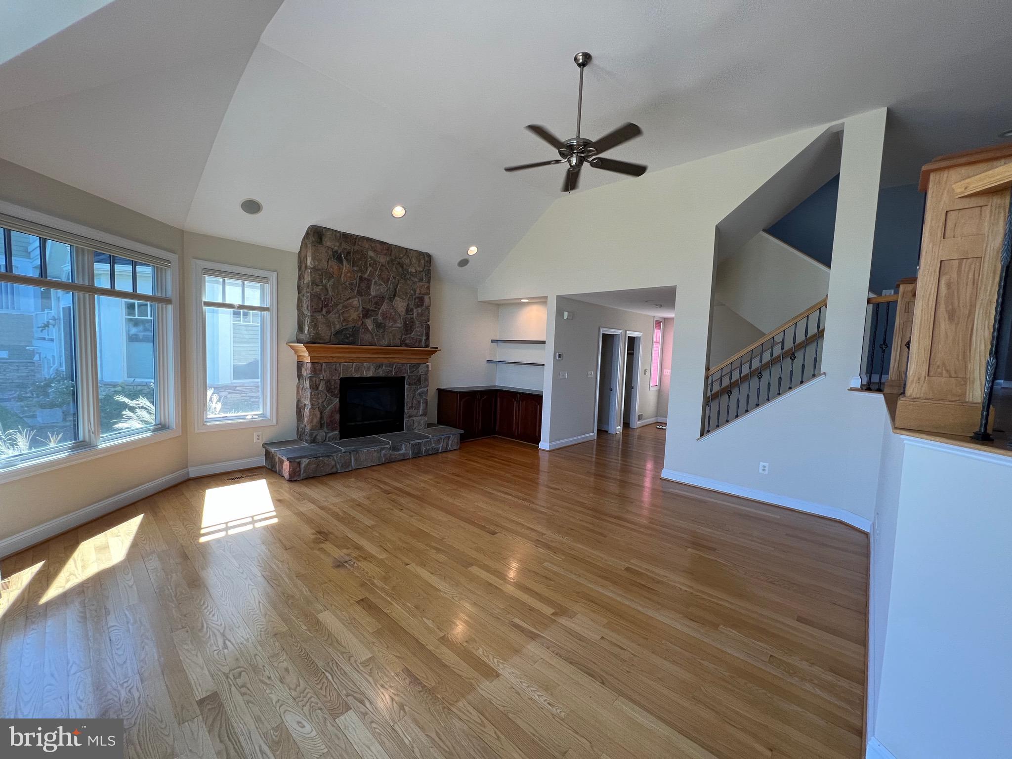 NARROWS POINTE - Residential