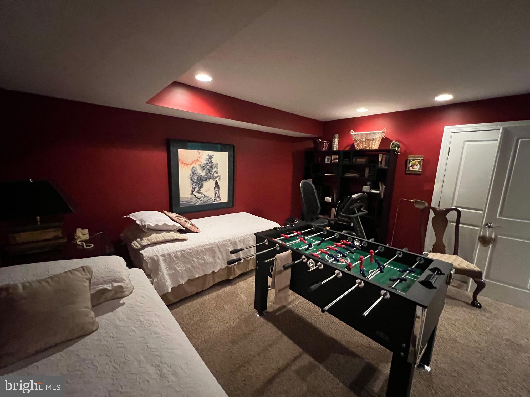 NARROWS POINTE - Residential