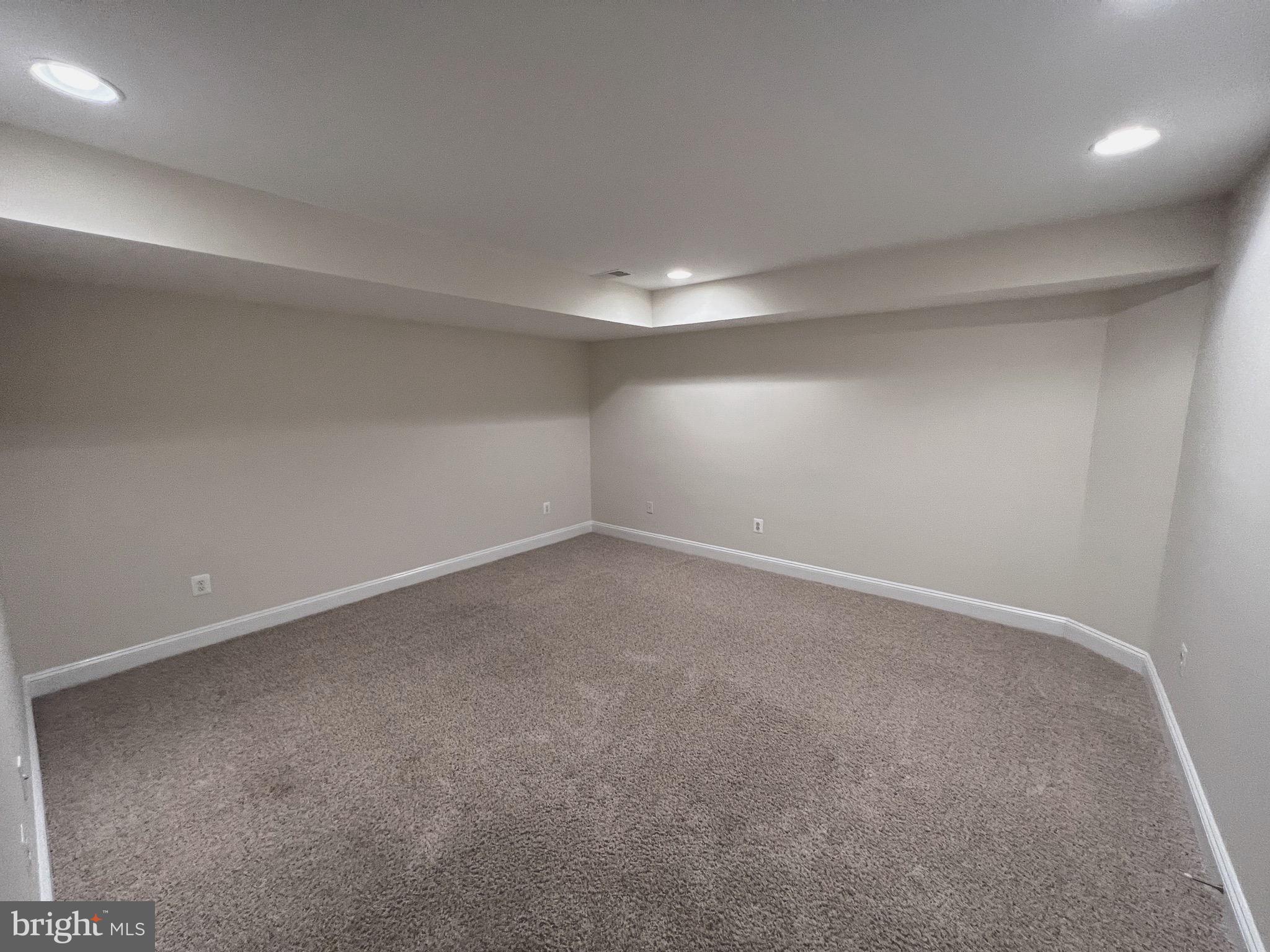 NARROWS POINTE - Residential