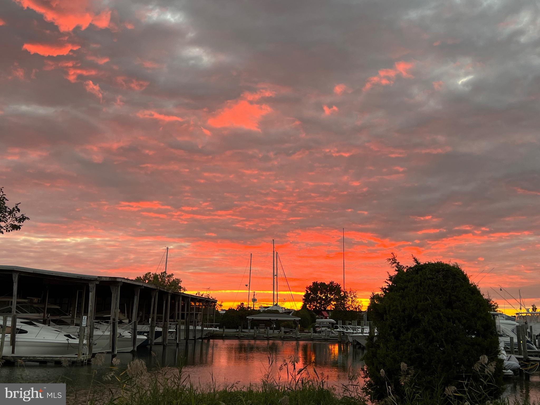 NARROWS POINTE - Residential