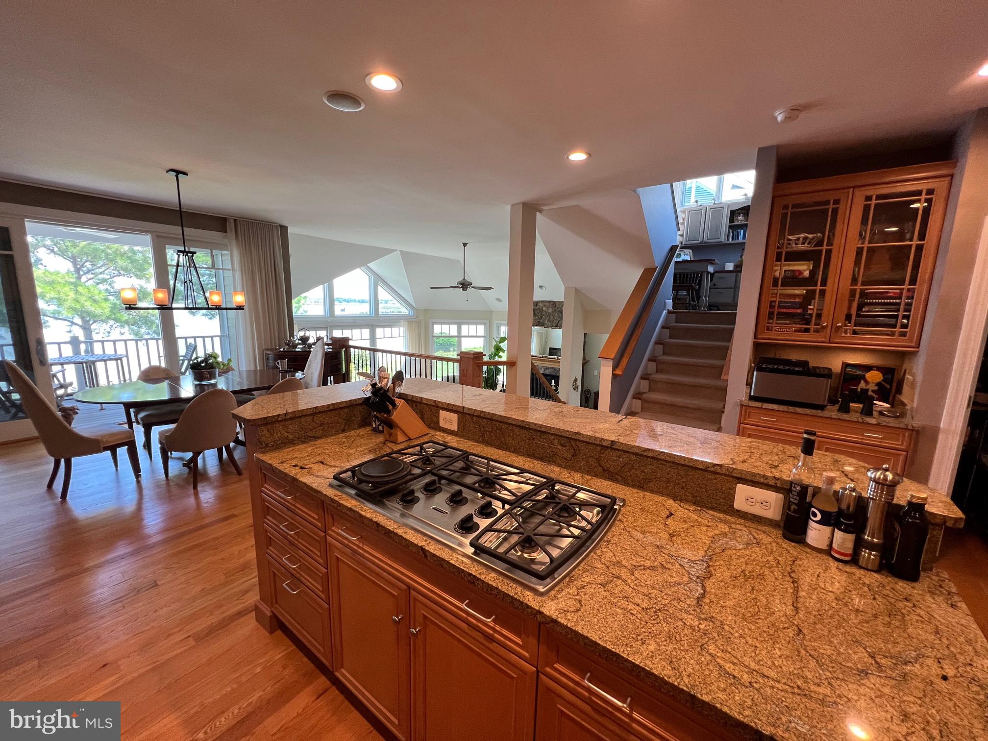 NARROWS POINTE - Residential