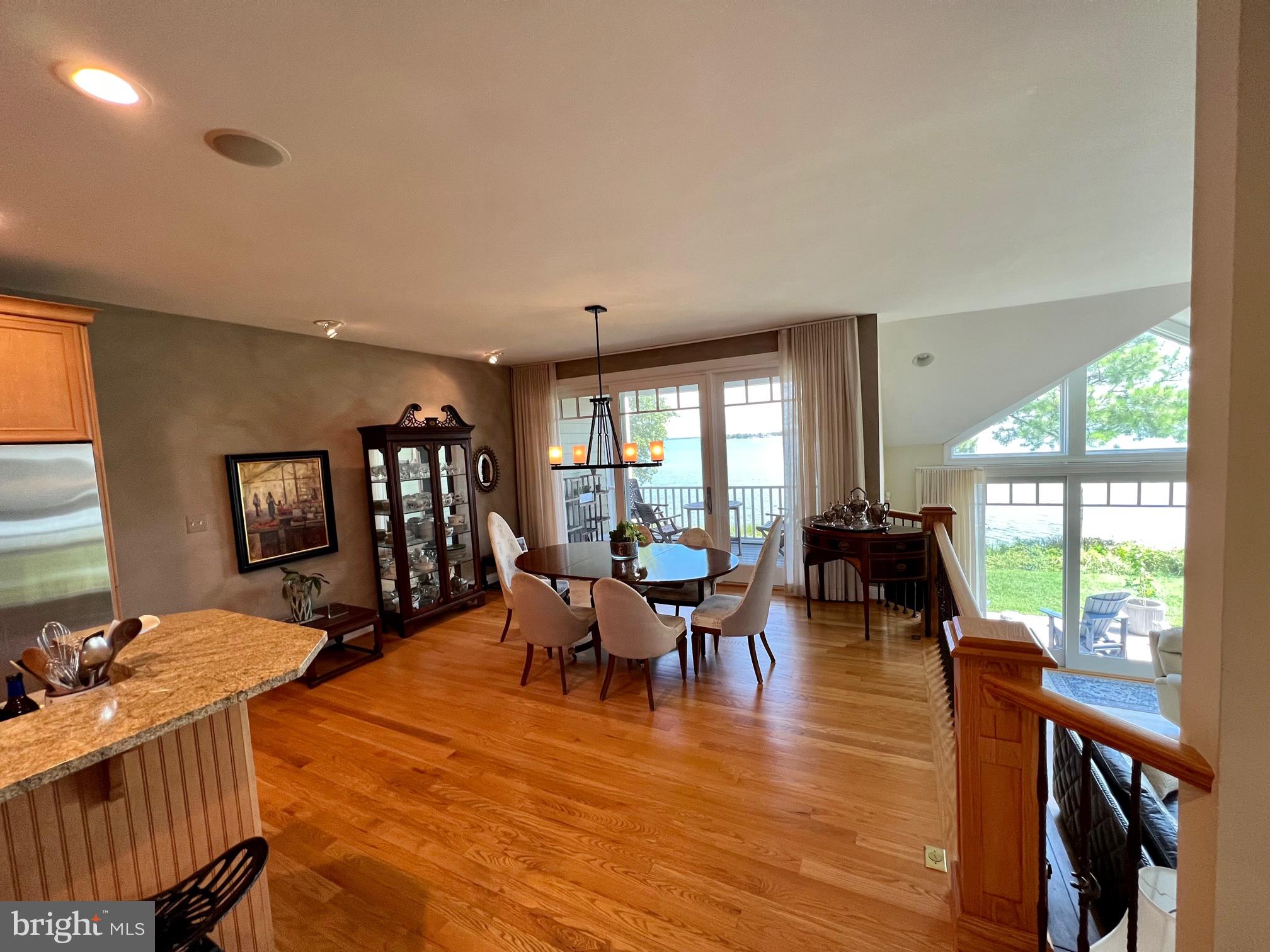 NARROWS POINTE - Residential