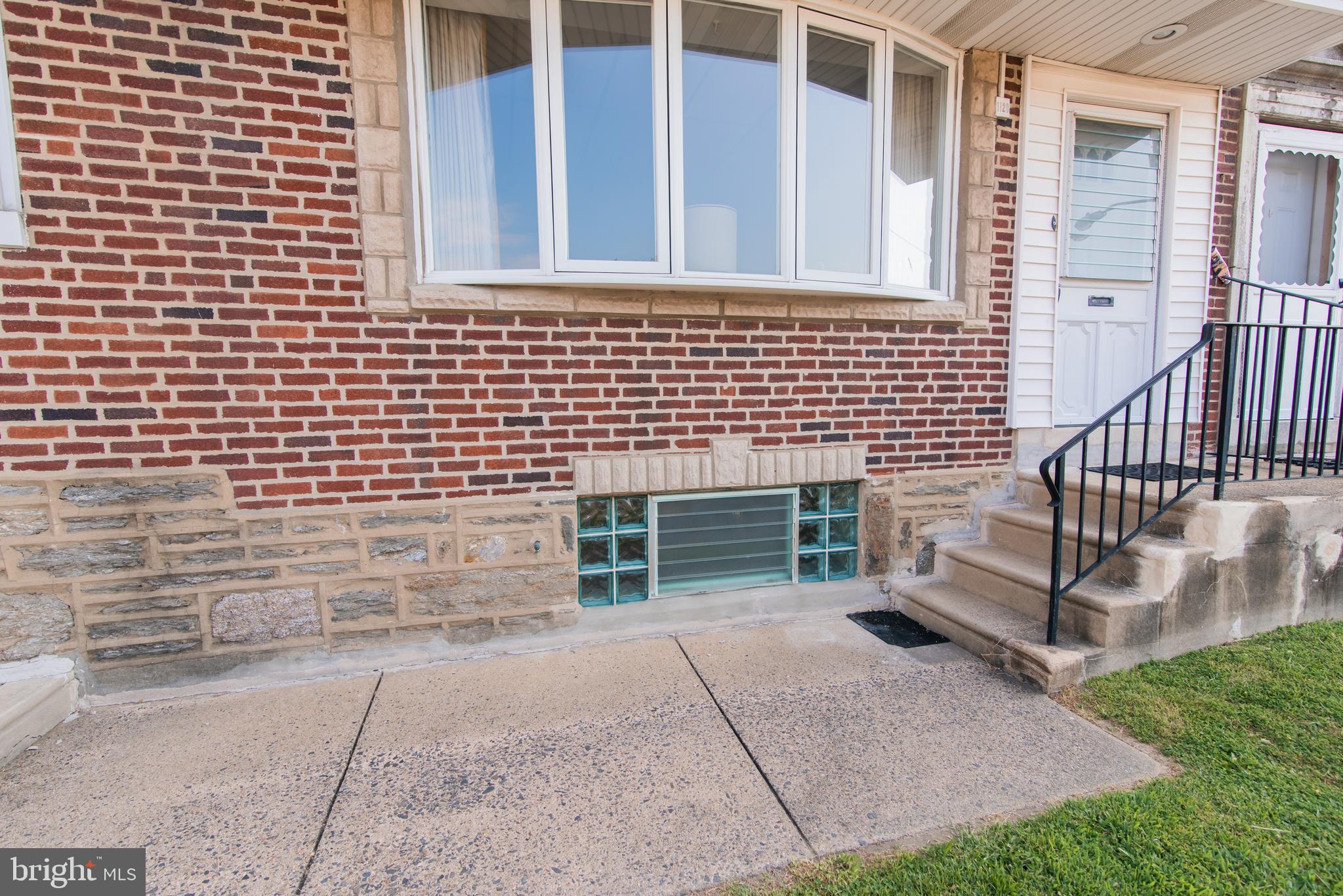 OXFORD CIRCLE - Residential