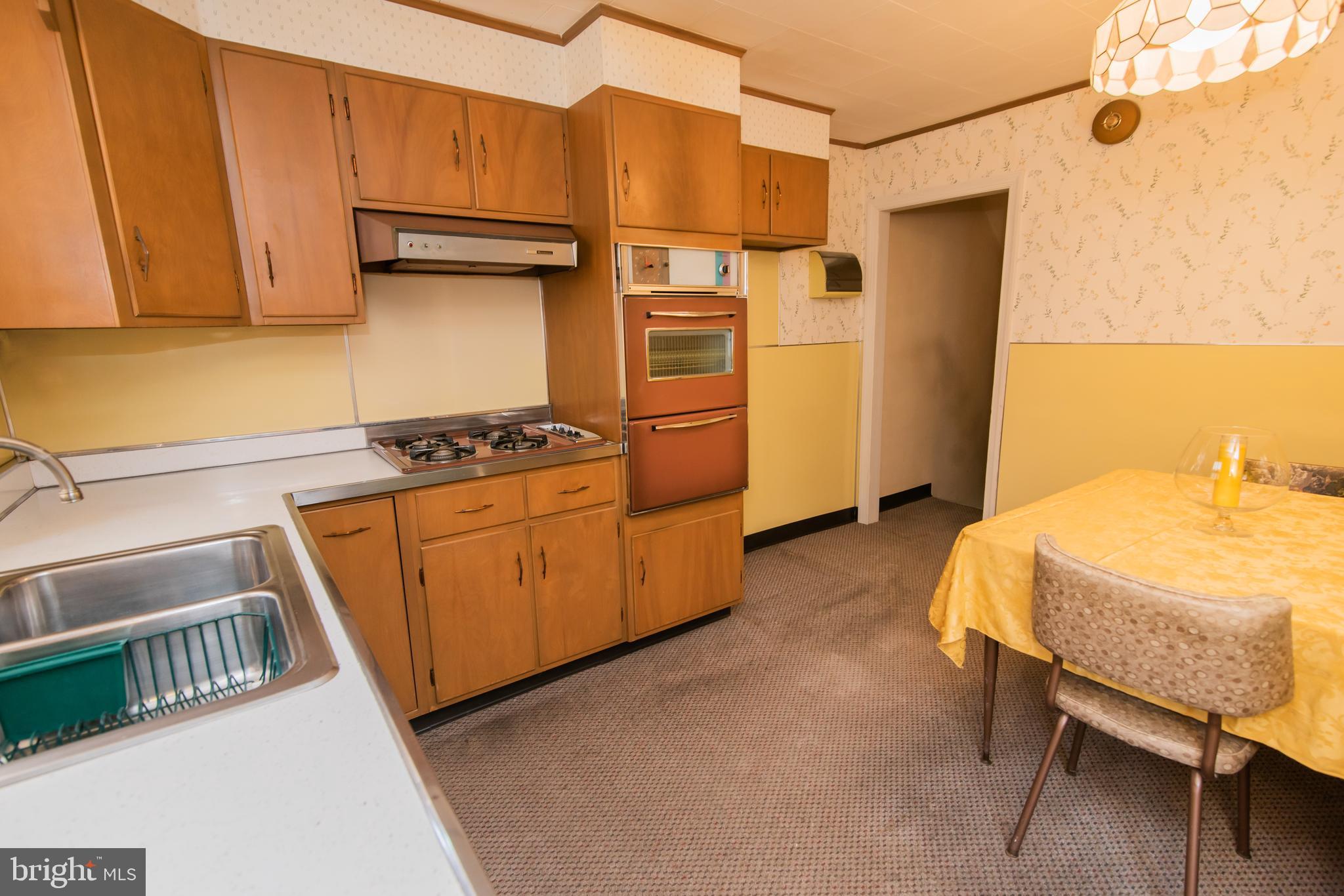 OXFORD CIRCLE - Residential