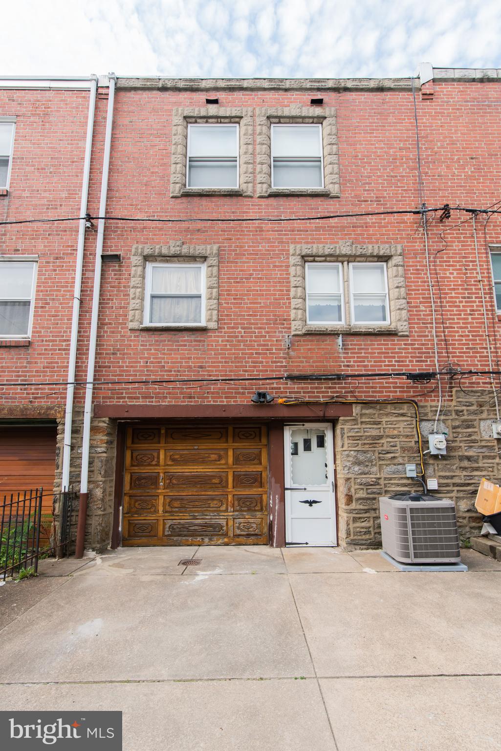 OXFORD CIRCLE - Residential