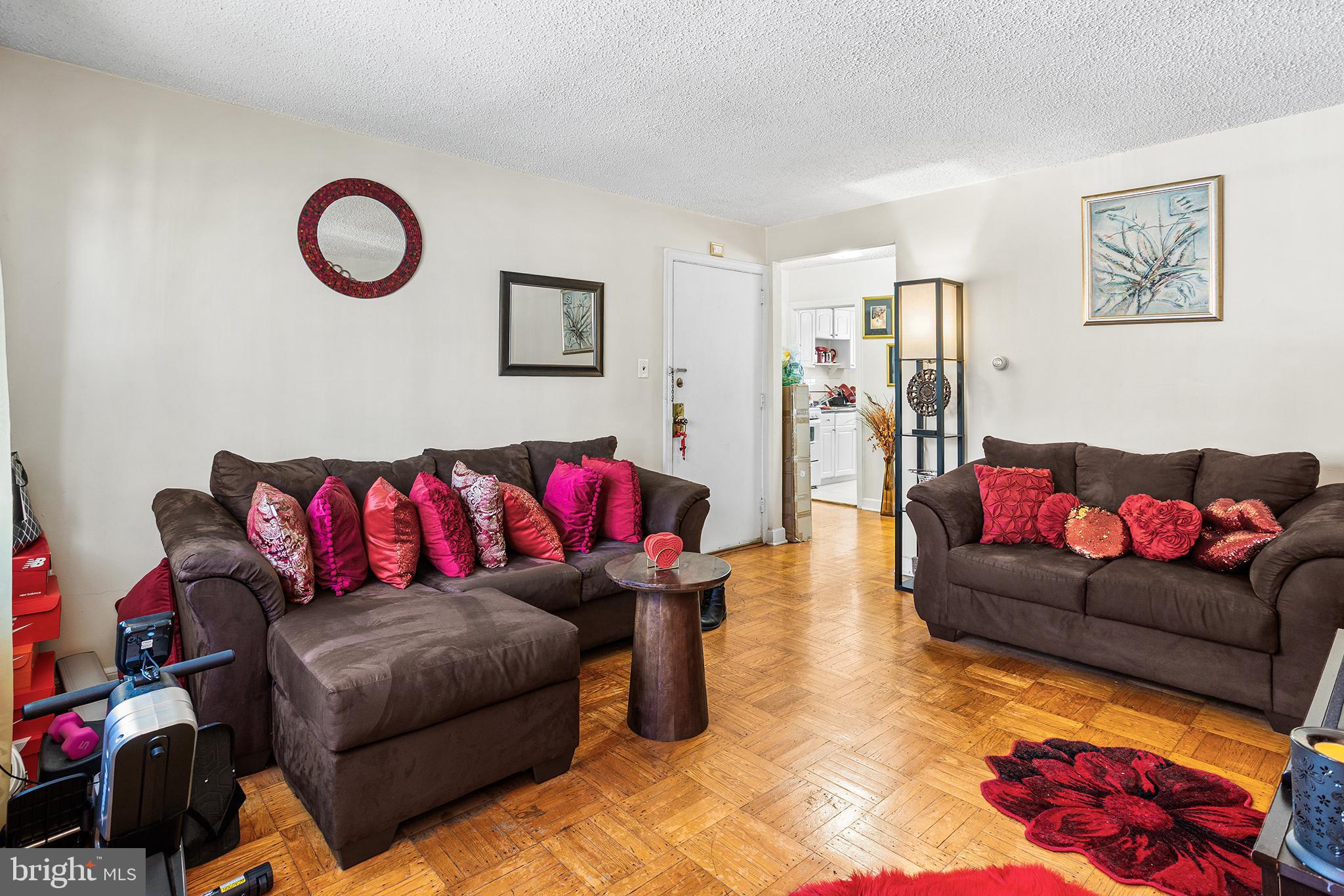 WEST OAK LANE - Residential Income