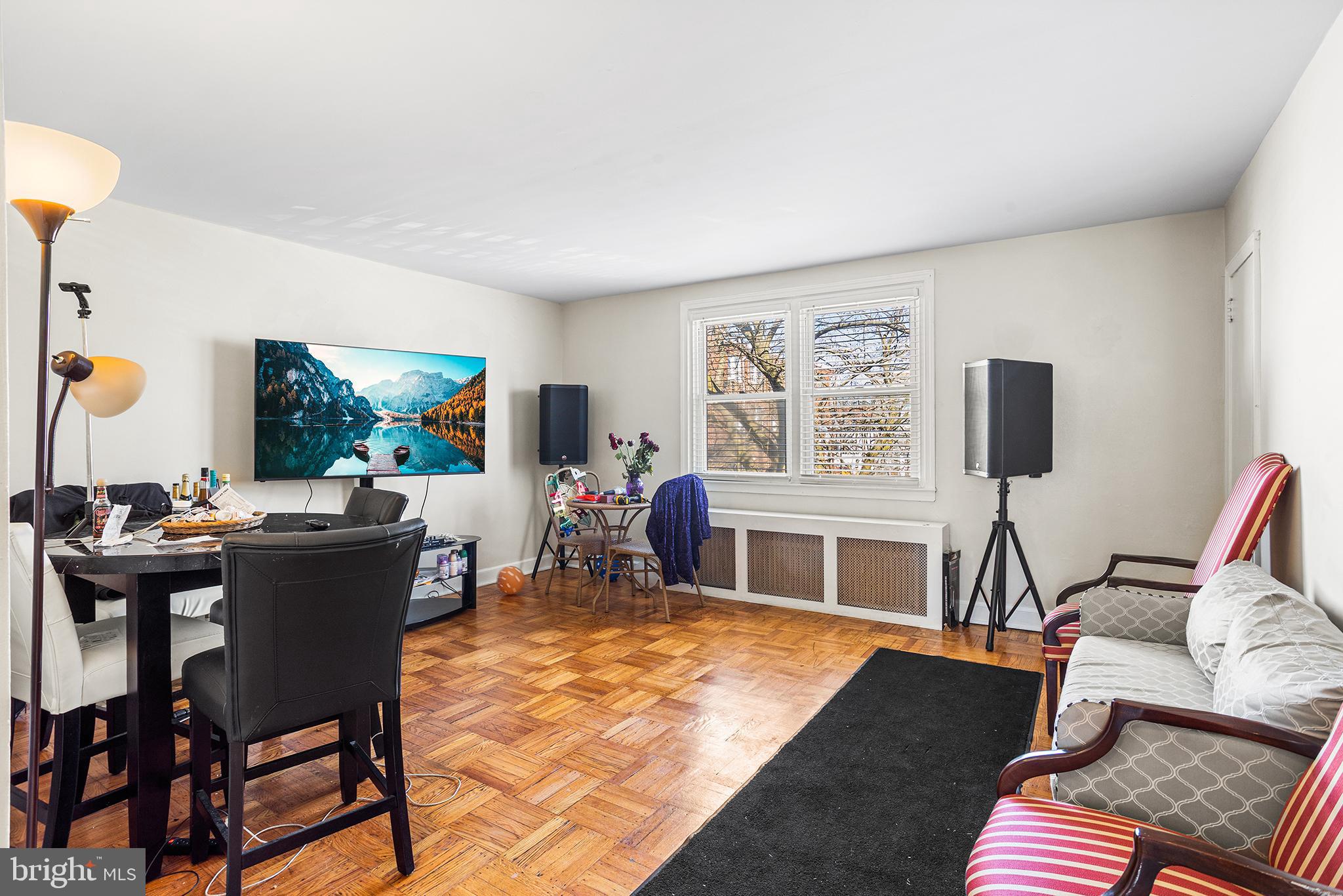 WEST OAK LANE - Residential Income