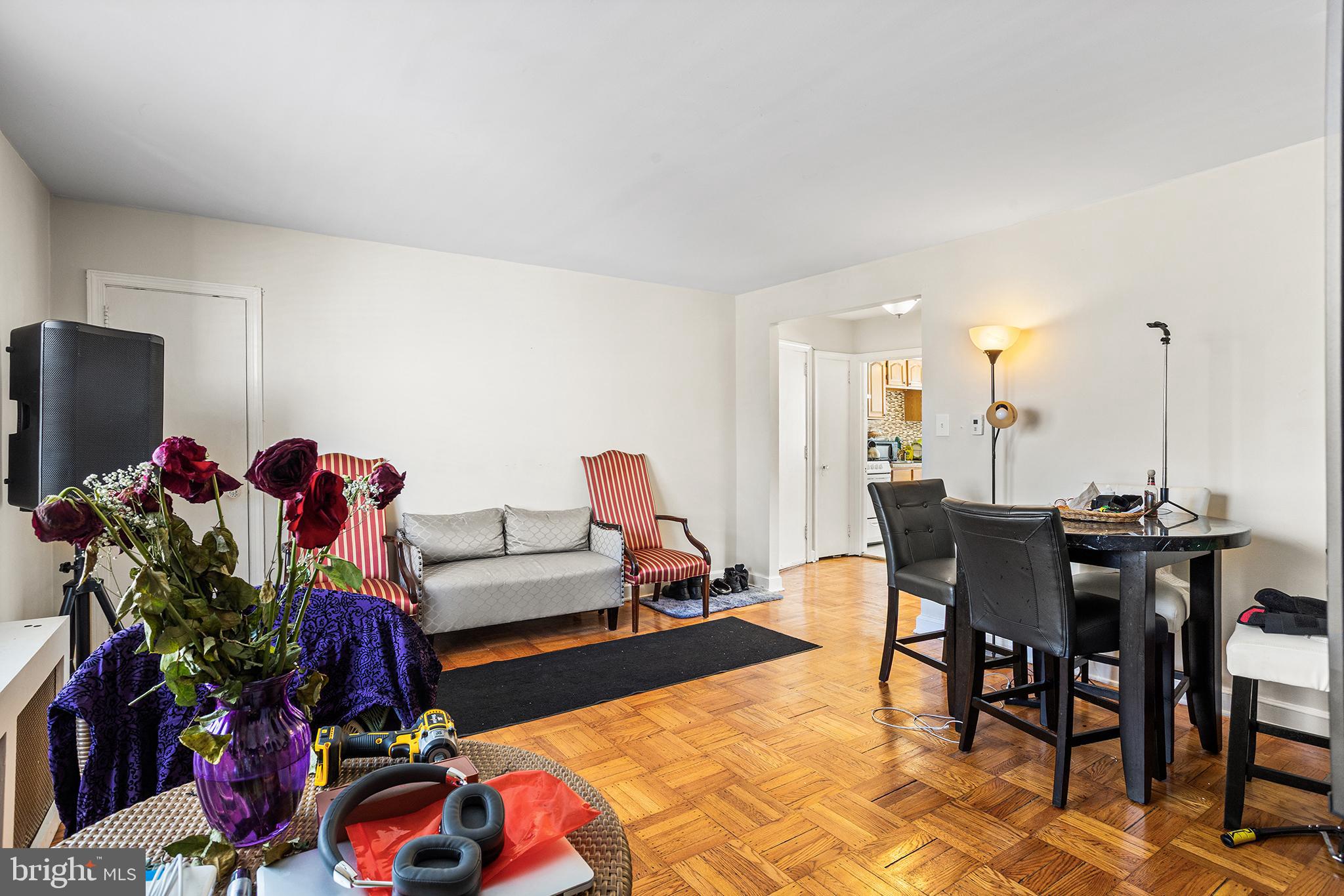 WEST OAK LANE - Residential Income