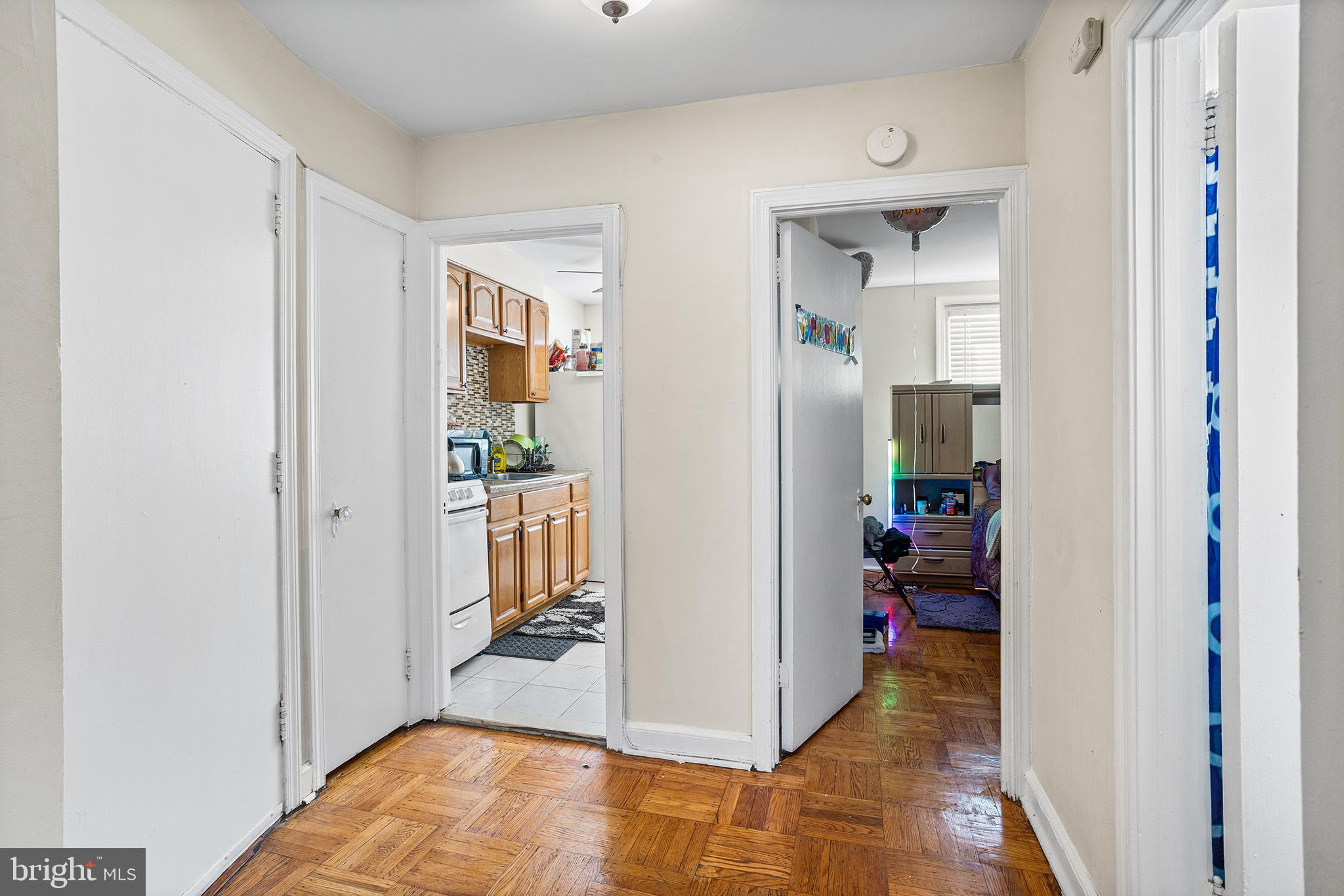 WEST OAK LANE - Residential Income